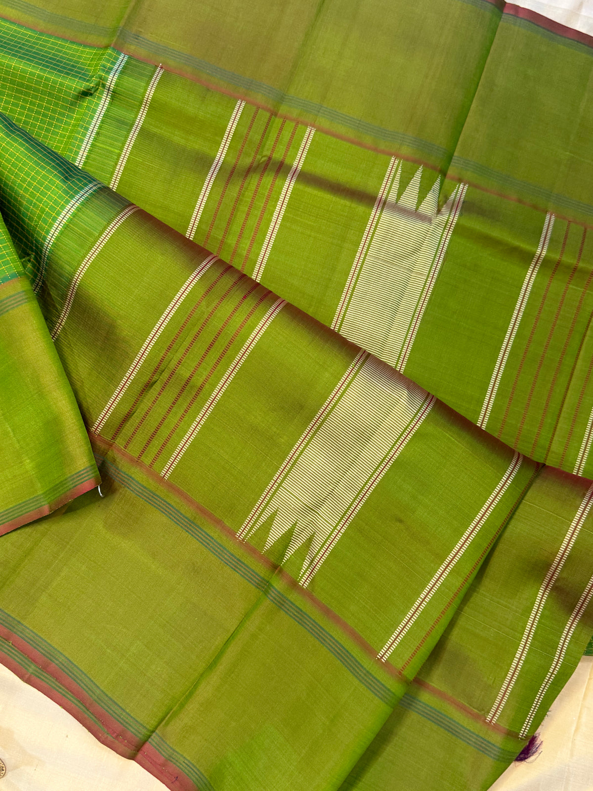 Green thread checks Aarani pure silk saree/ clsa 12055