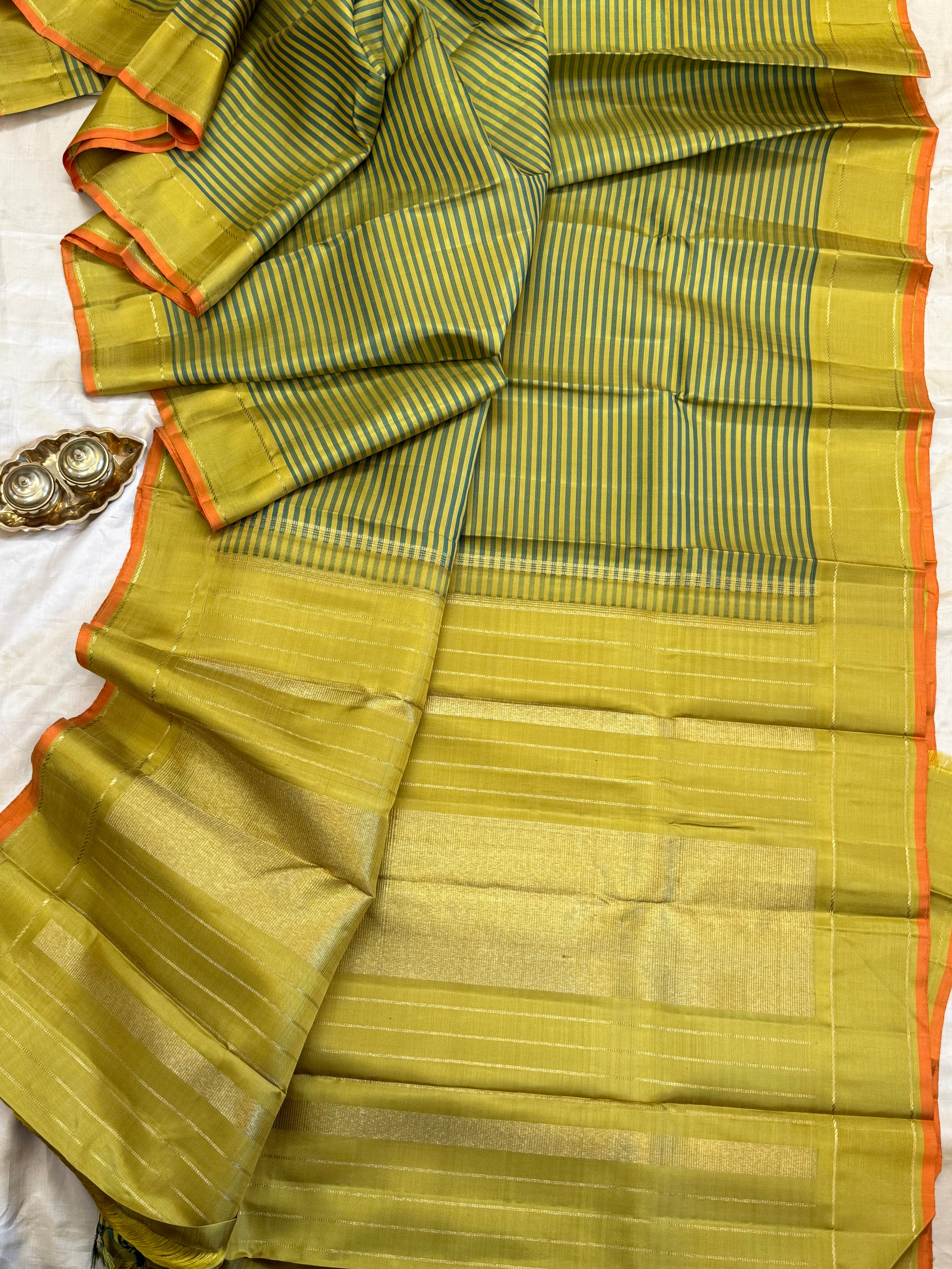 Olive green and dark green vintage stripes / KANJIPURAM SILK SAREE CLSA 10522