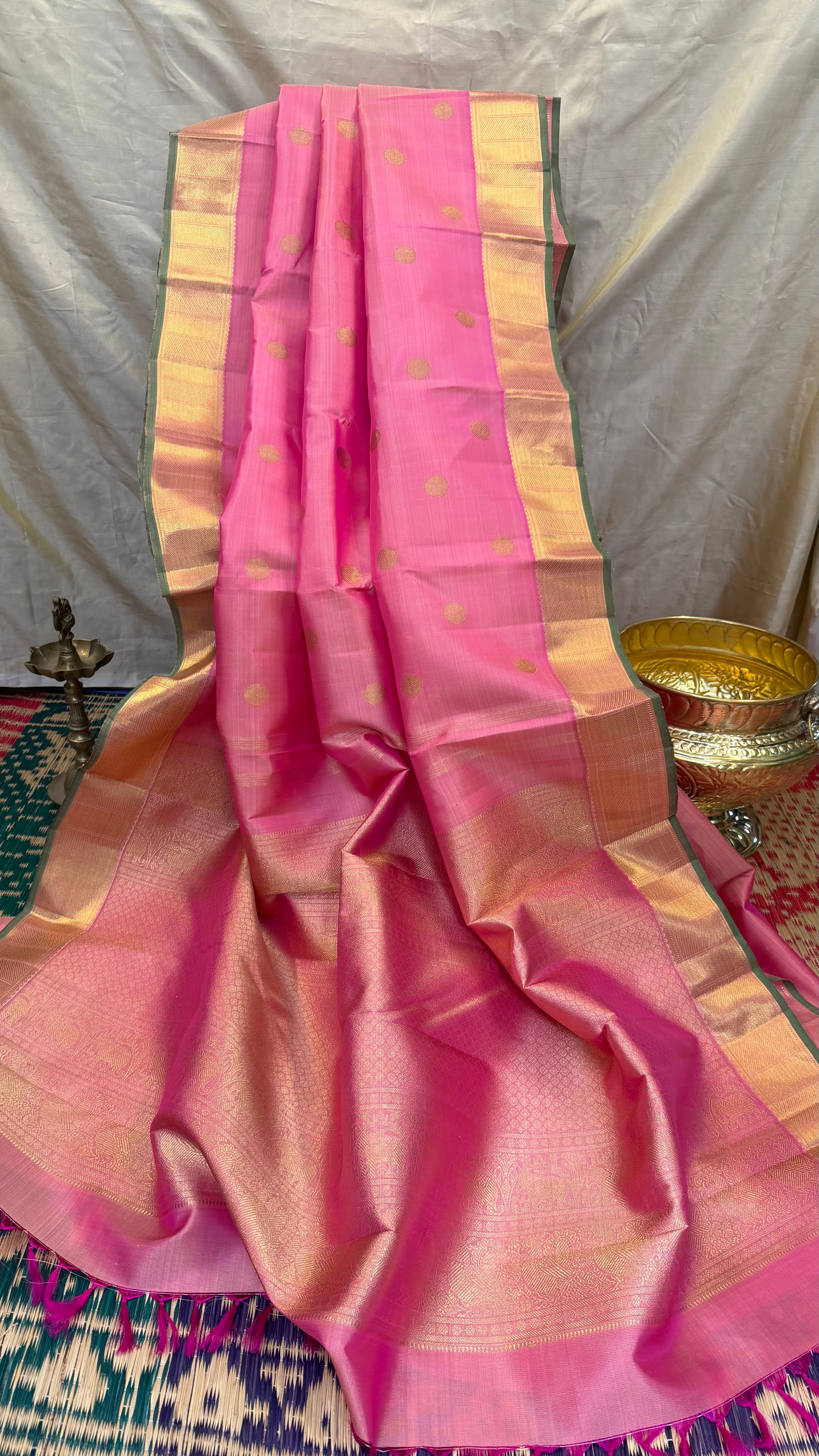 Swapnam : onion pink coin Butta / Kanjipuram silk