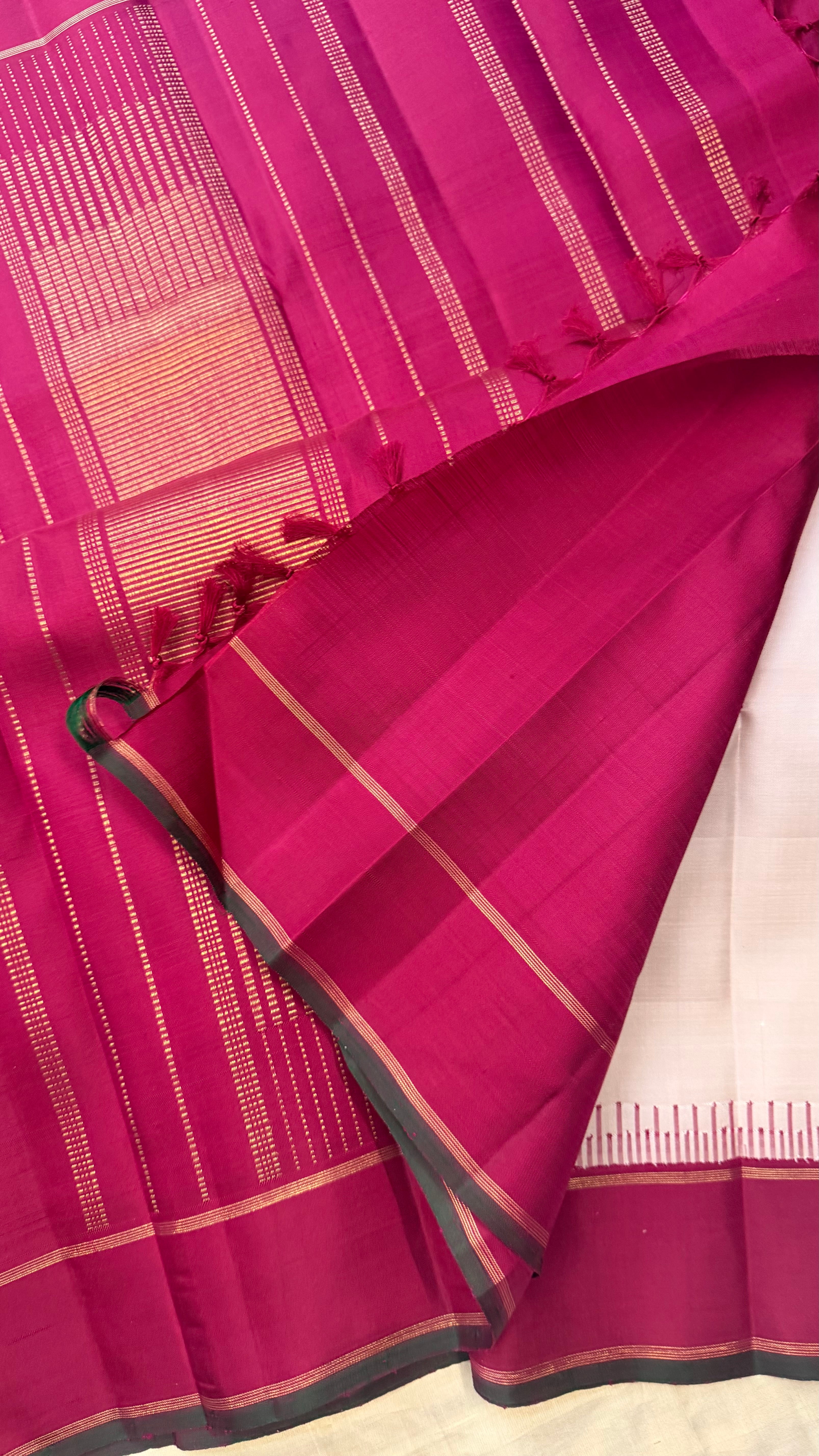 Off white seepu Korvai  / Kanjipuram silk