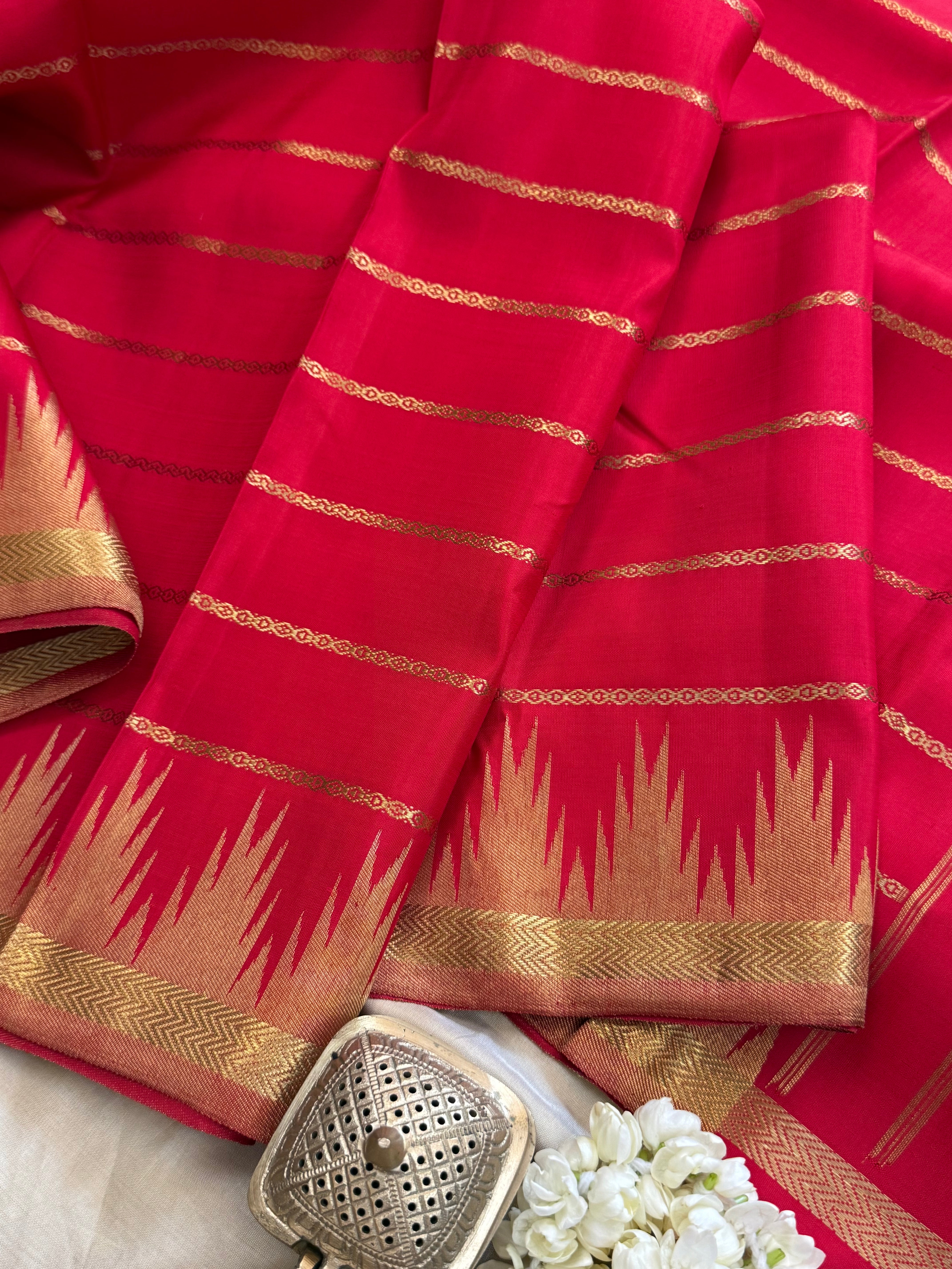 Red veldhari temple border/ Kanjipuram silk CL2166