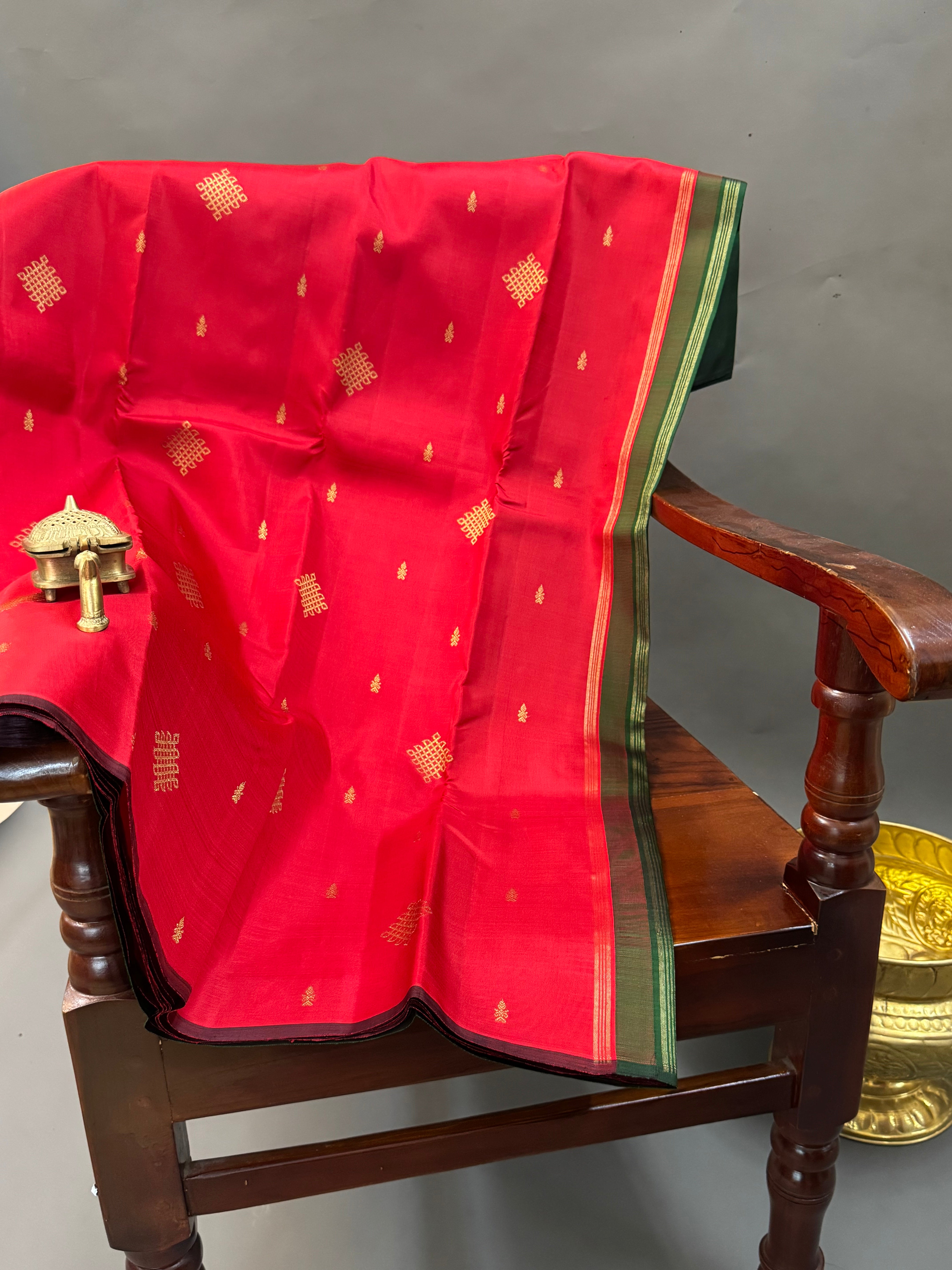 Red Kolam Butta borderless pure kanjipuram silk saree