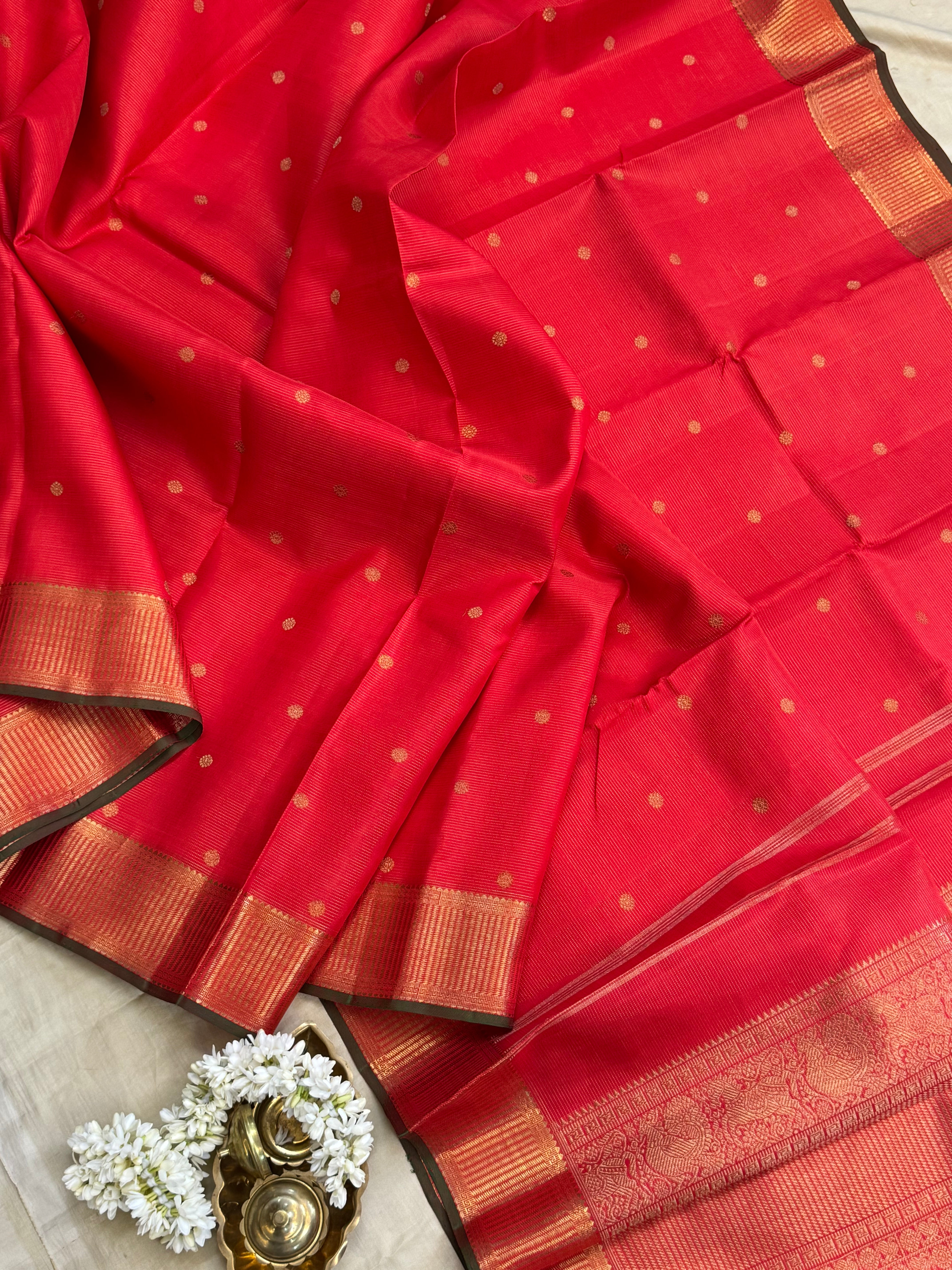 Chilli red Vairaoosi chakram Butta / kanjipuram silk