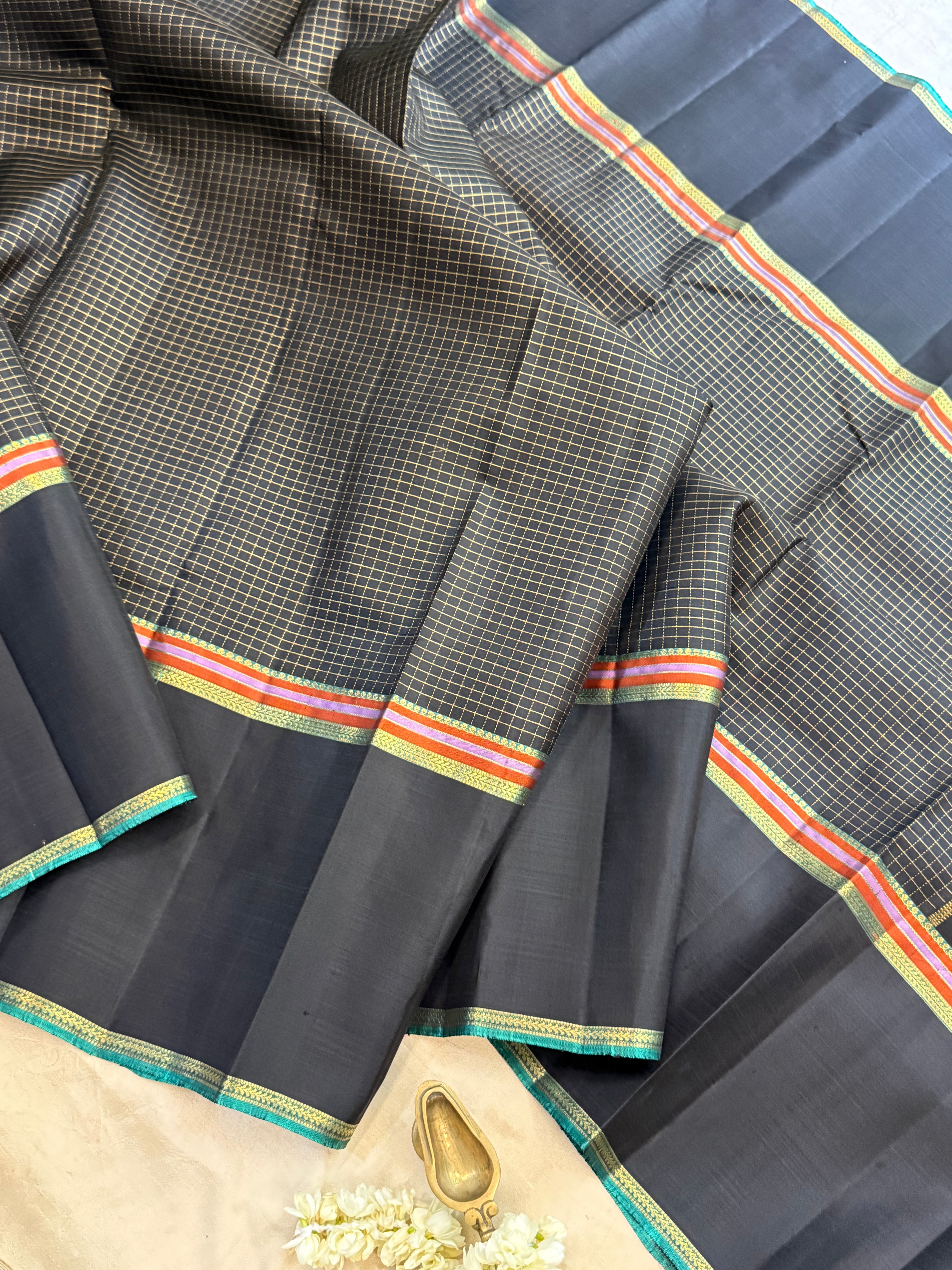 Vintage long border Zari Kattam / Kanjipuram silk
