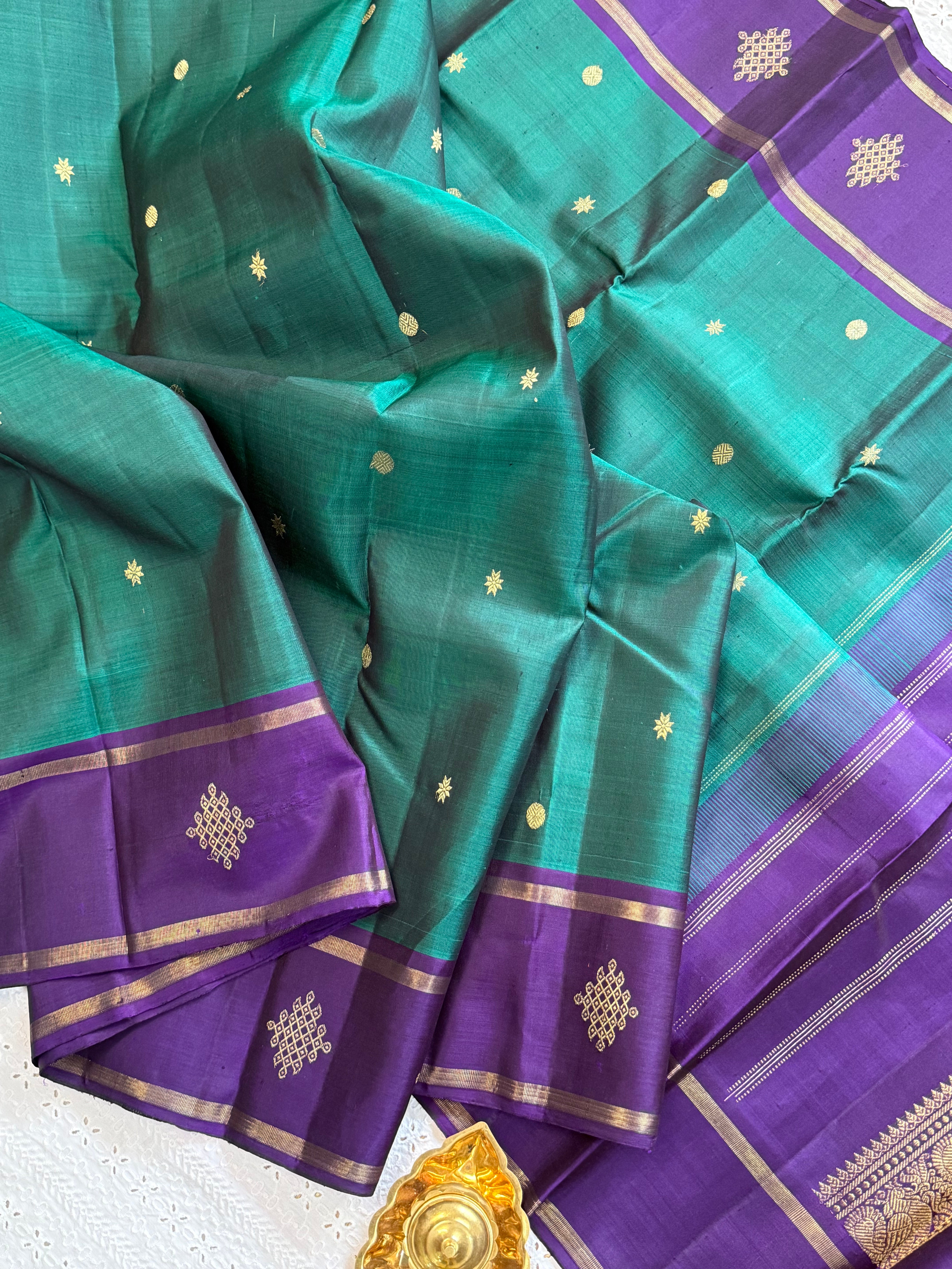 Green and purple border kolam butta / Kanjipuram silk