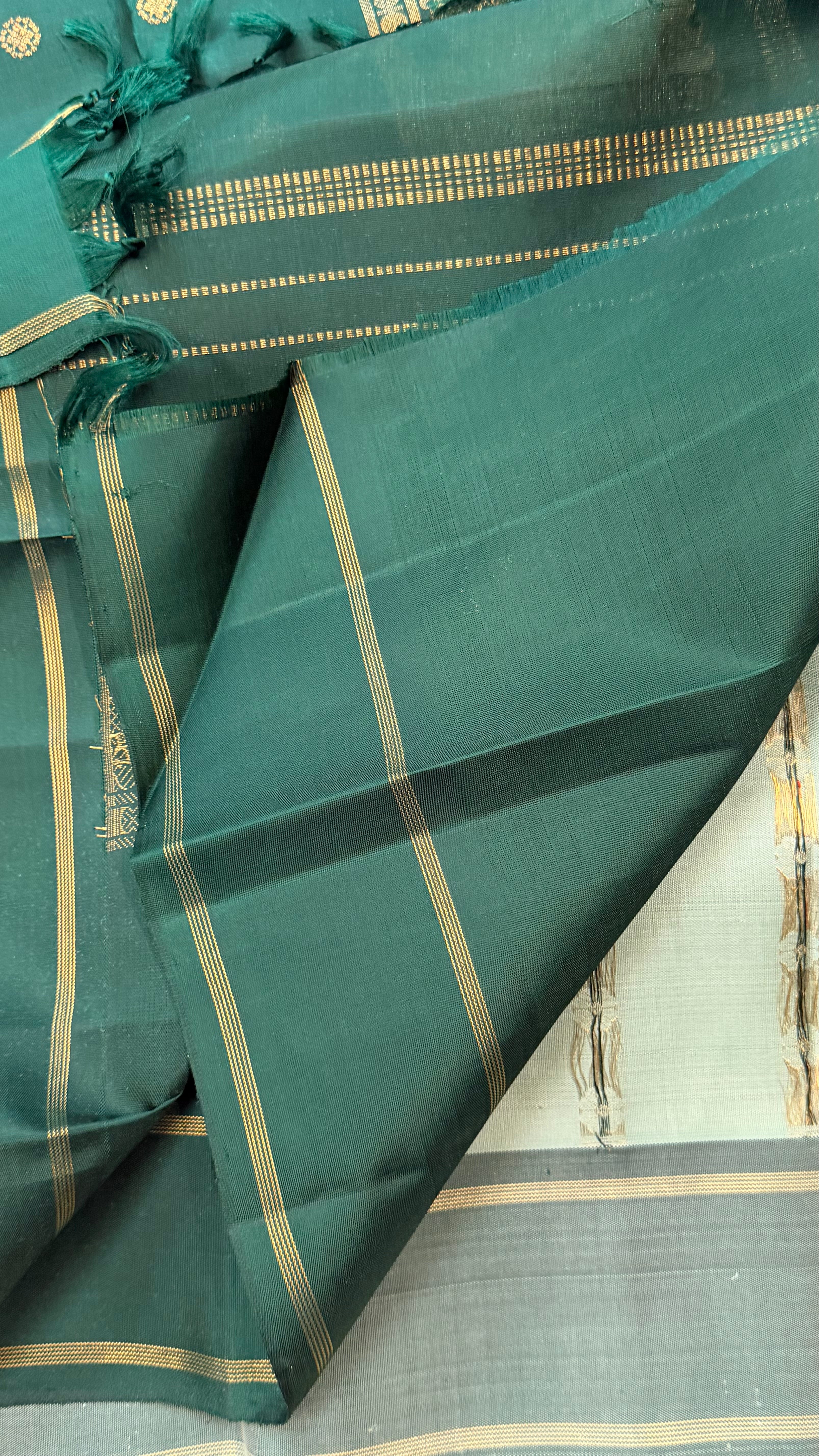 Elakai green Meena work Butta  / Kanjipuram silk saree