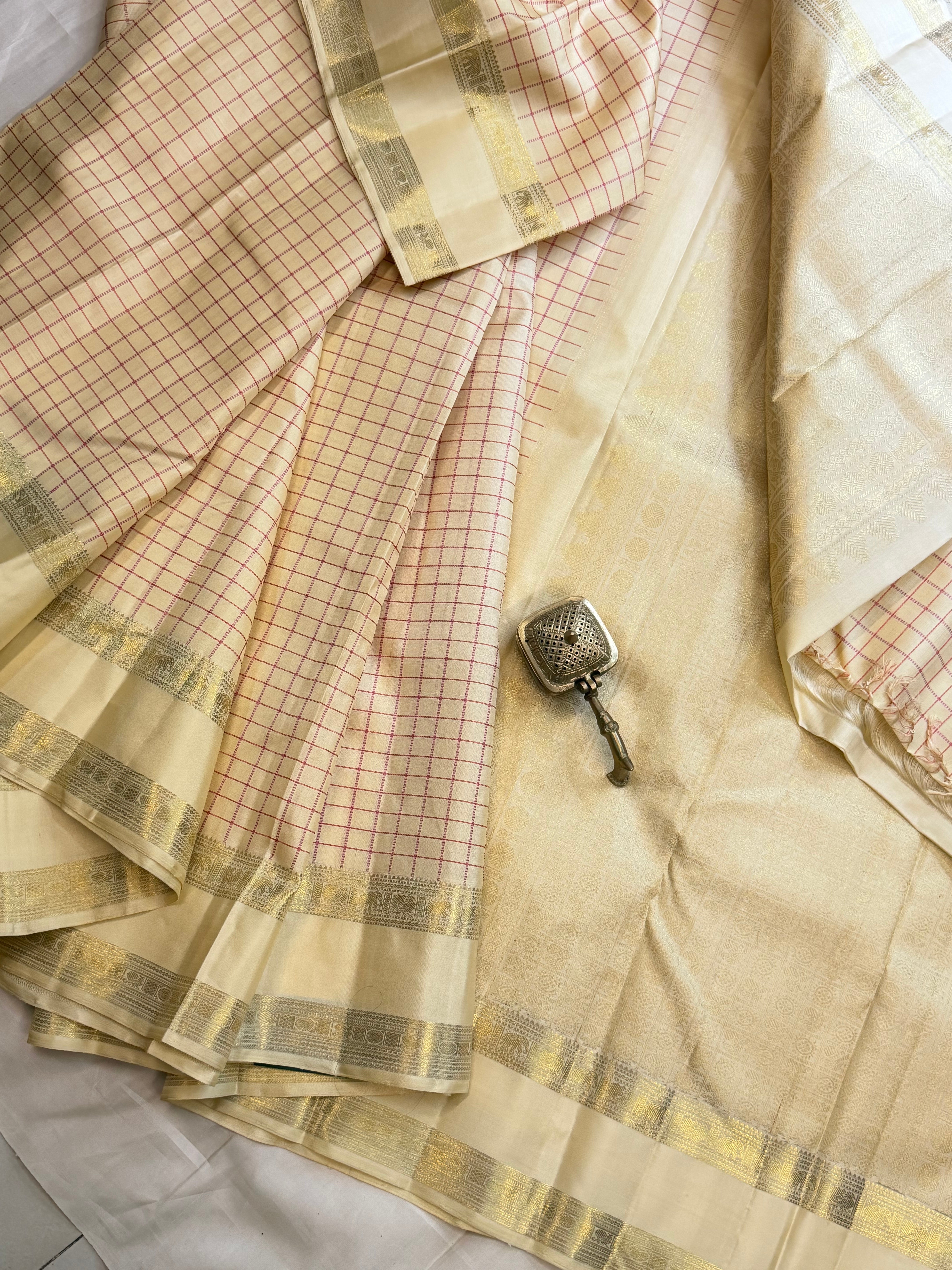 Malligai : off white retta pet pure Zari Kanjipuram silk