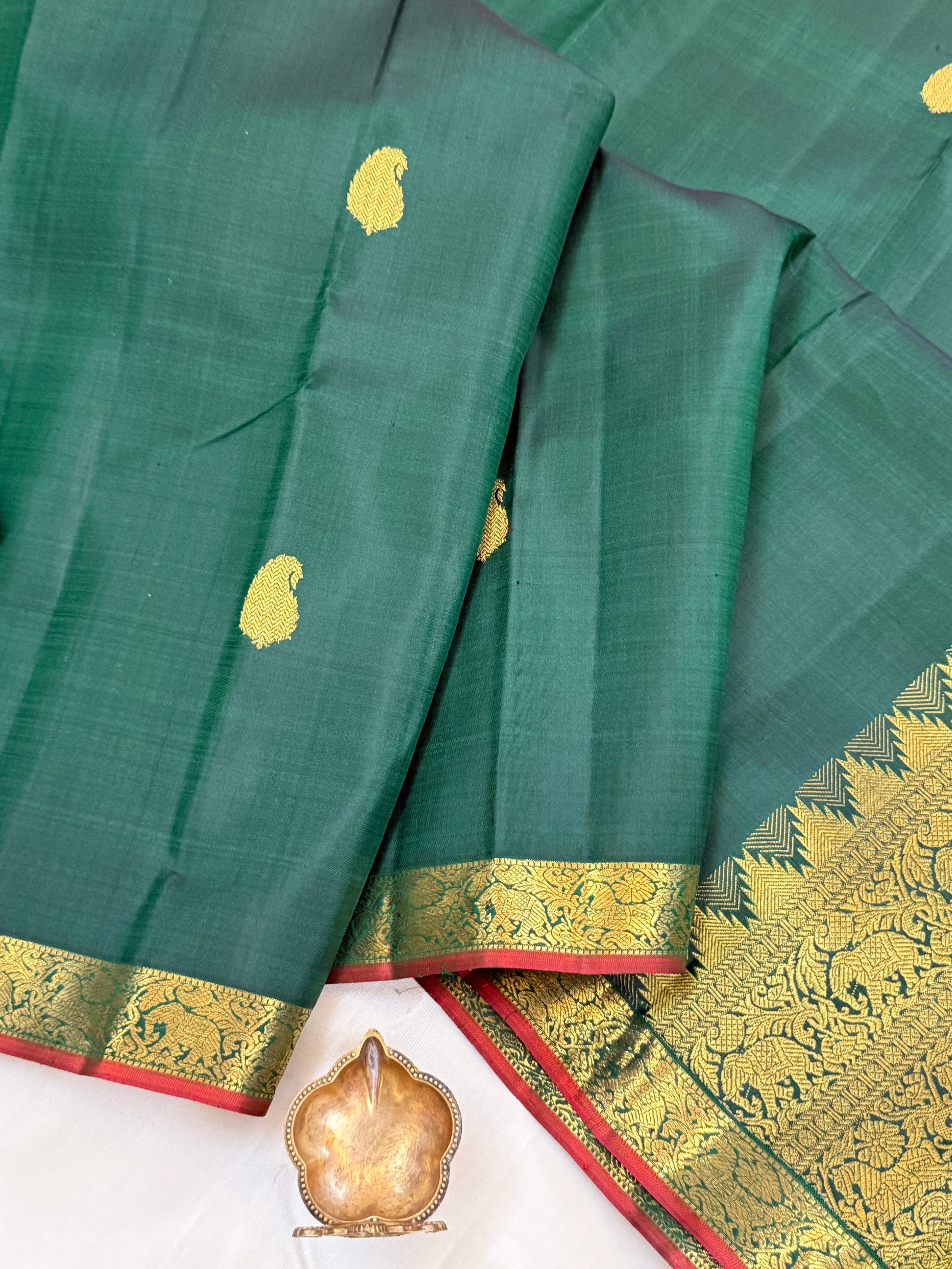 Forest green body with mango Butta simple 2g  kanjipuram silk CLSA11011