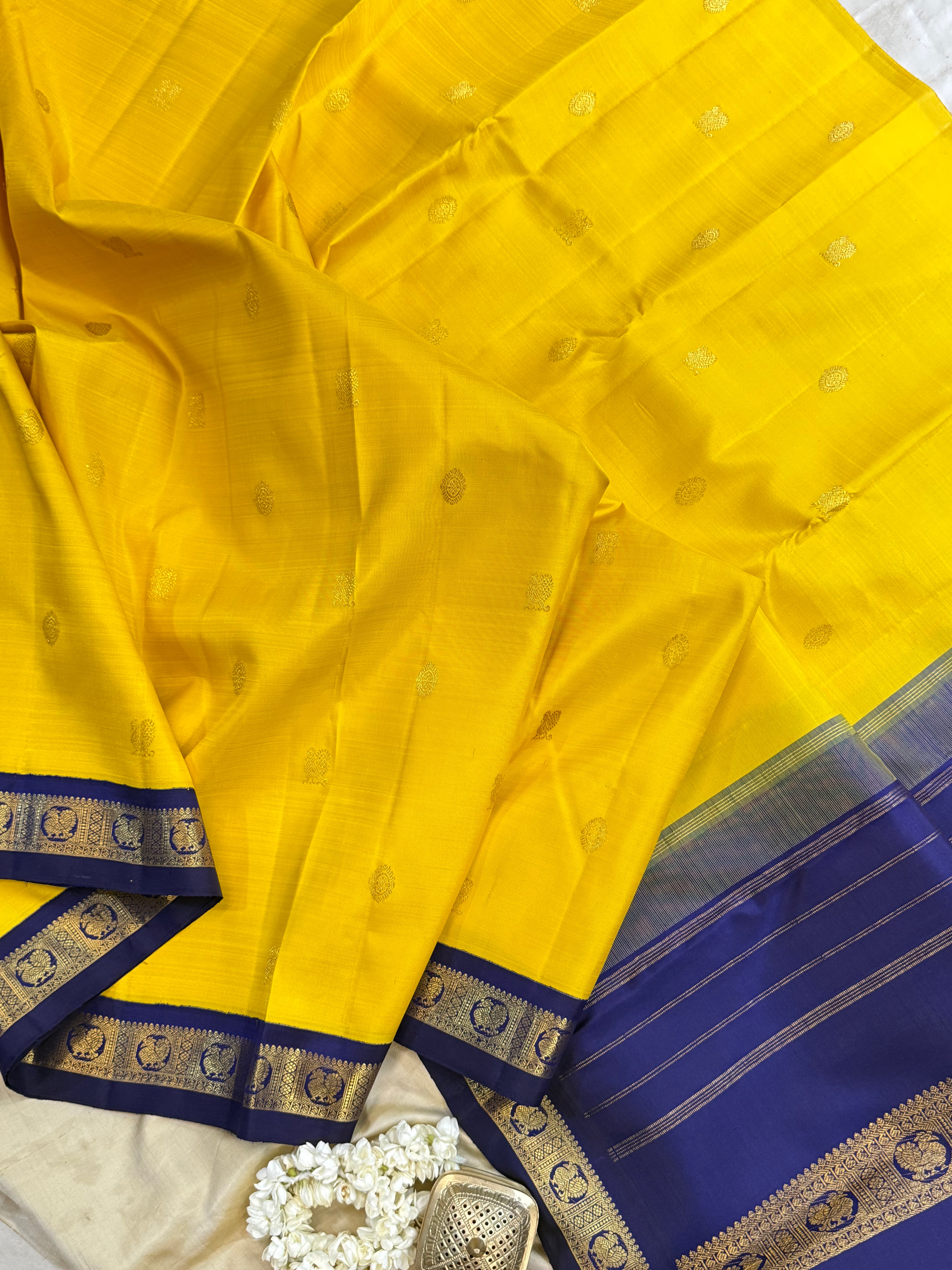 Sampanga yellow and blue small border korvai / Arani Silk CL10107