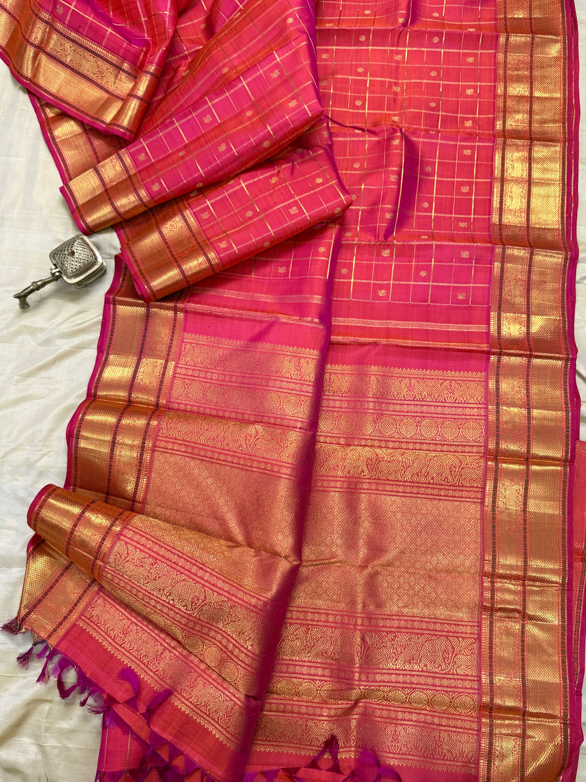 Peach pink with Pure Zari small Annam chakram Kattam butta /kanjipuram silk saree clsa 7739