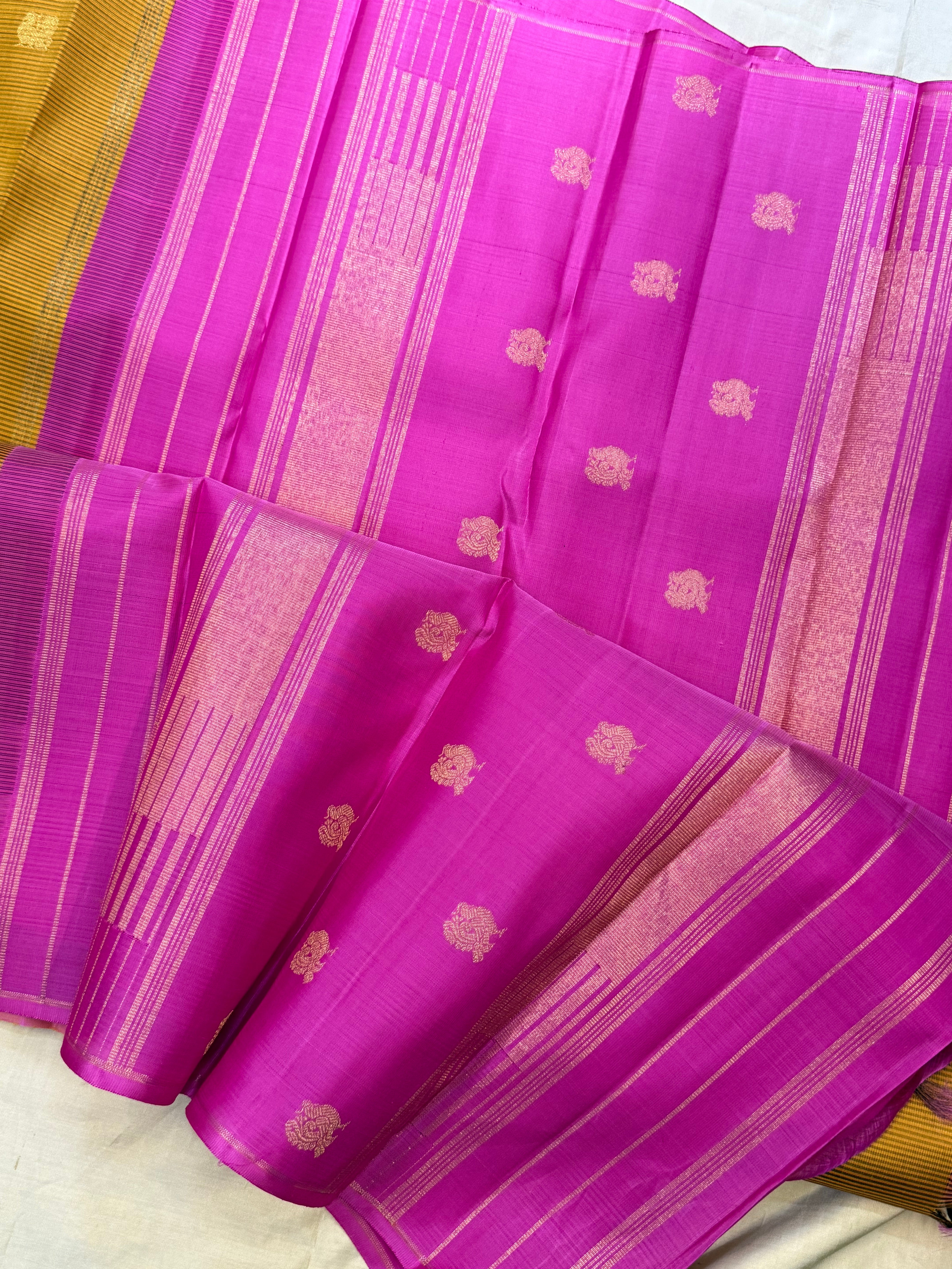Mustard yellow stripes annam butta borderless/ Kanjipuram silk CL9512