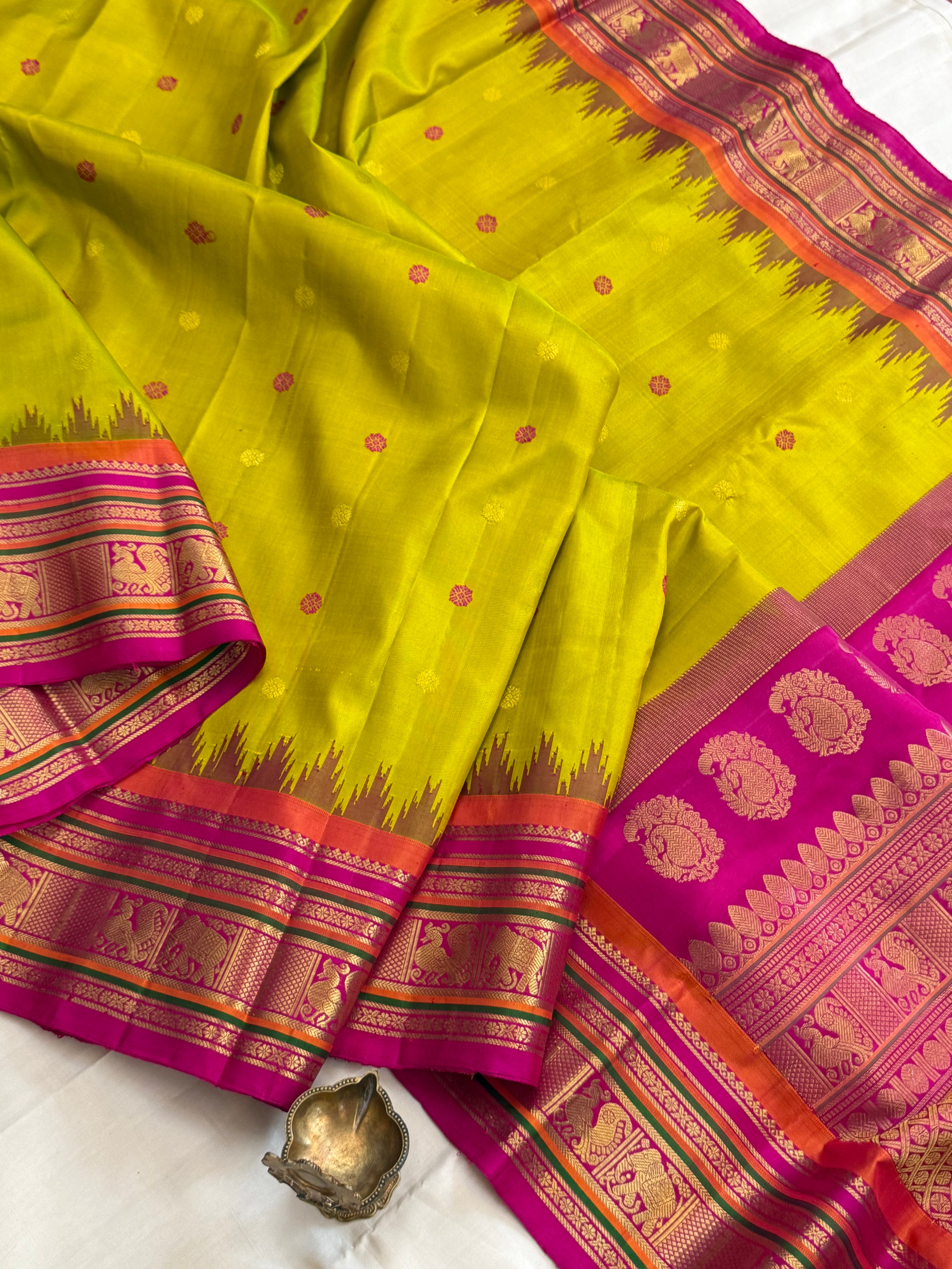 Parrot green body chakram Butta Rani pink temple border CLSA11306
