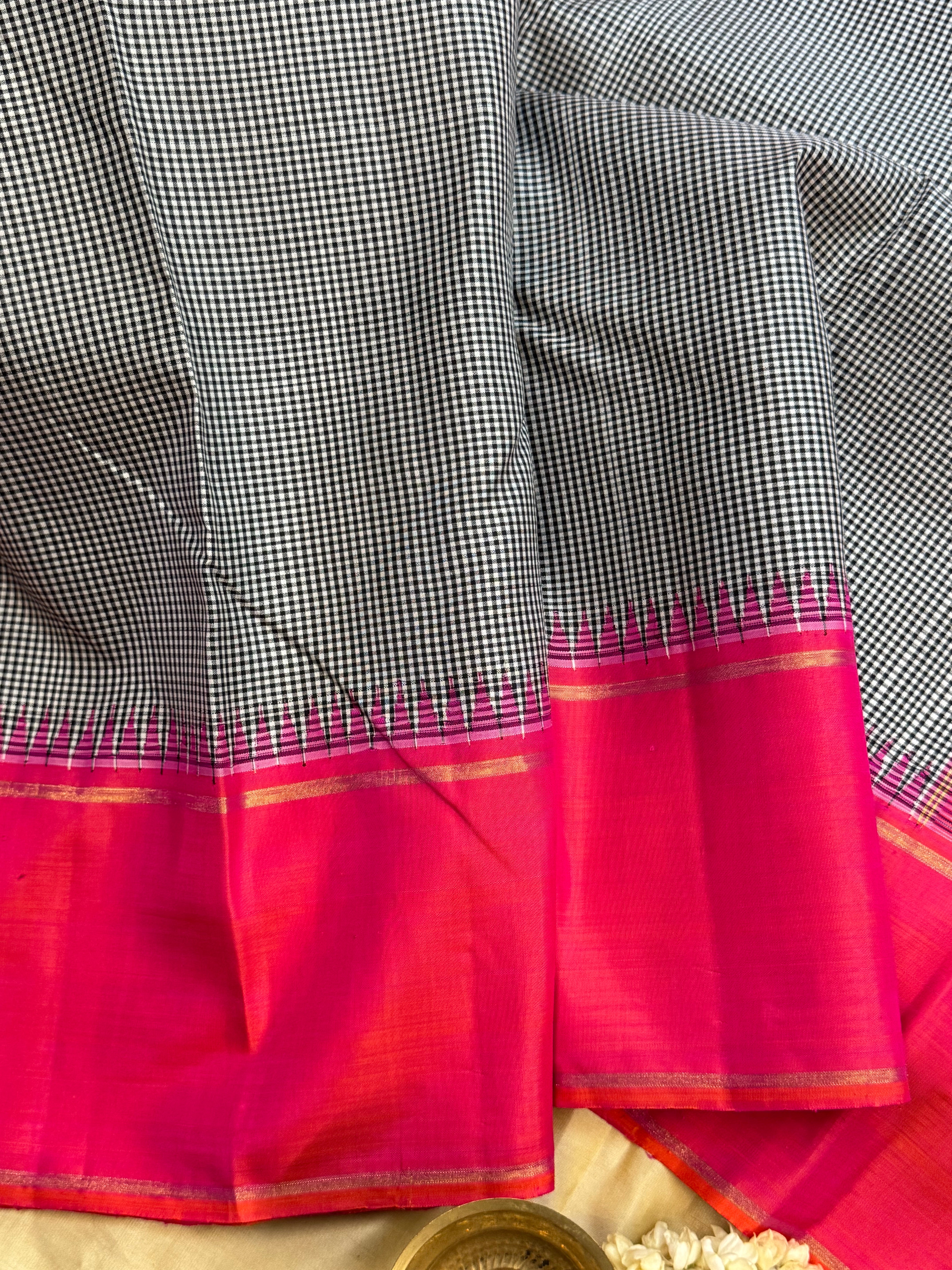 Kasa kasa kattam and pink border / Arani silk