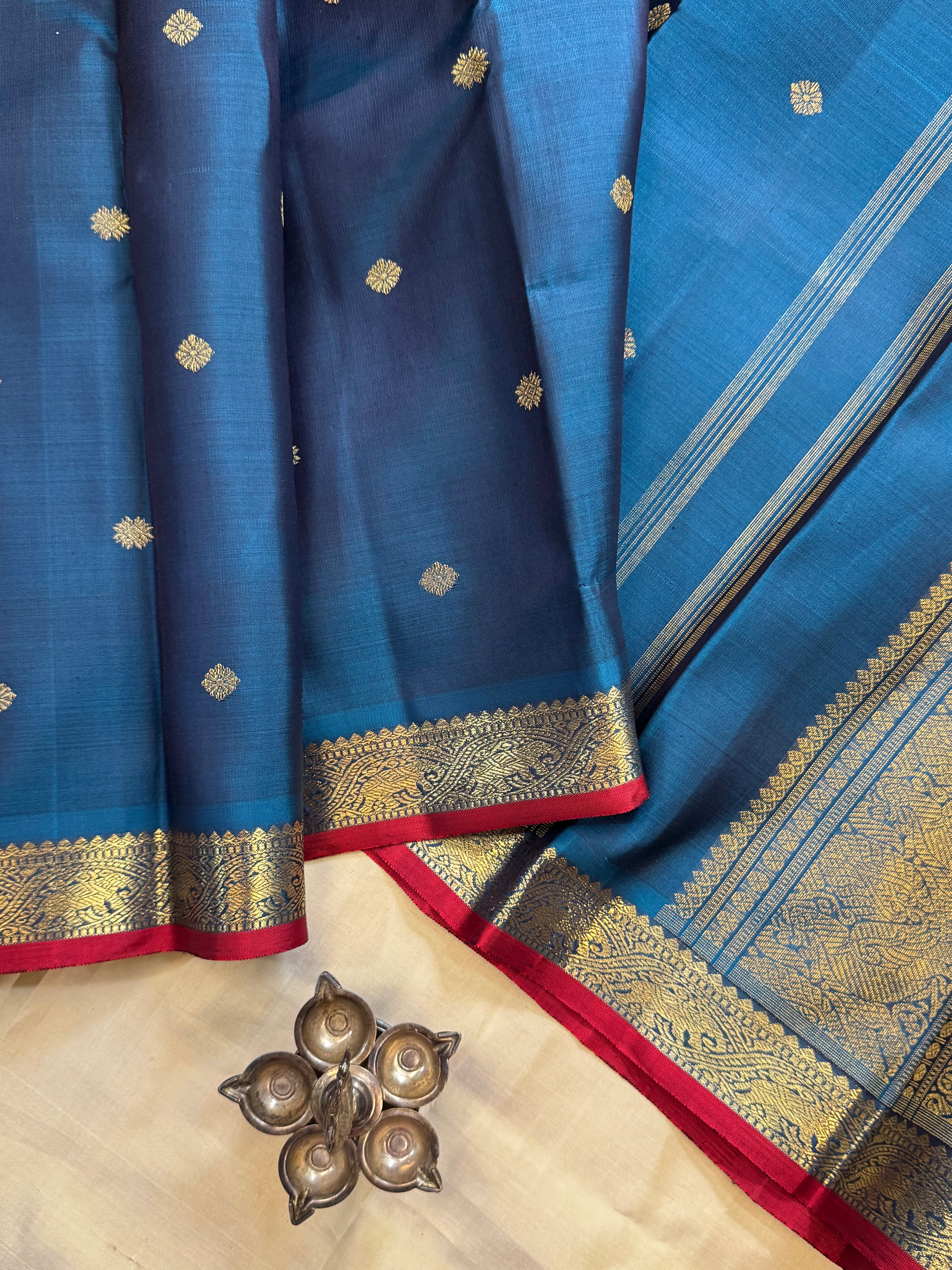 Teal blue small border classic kanjipuram silk