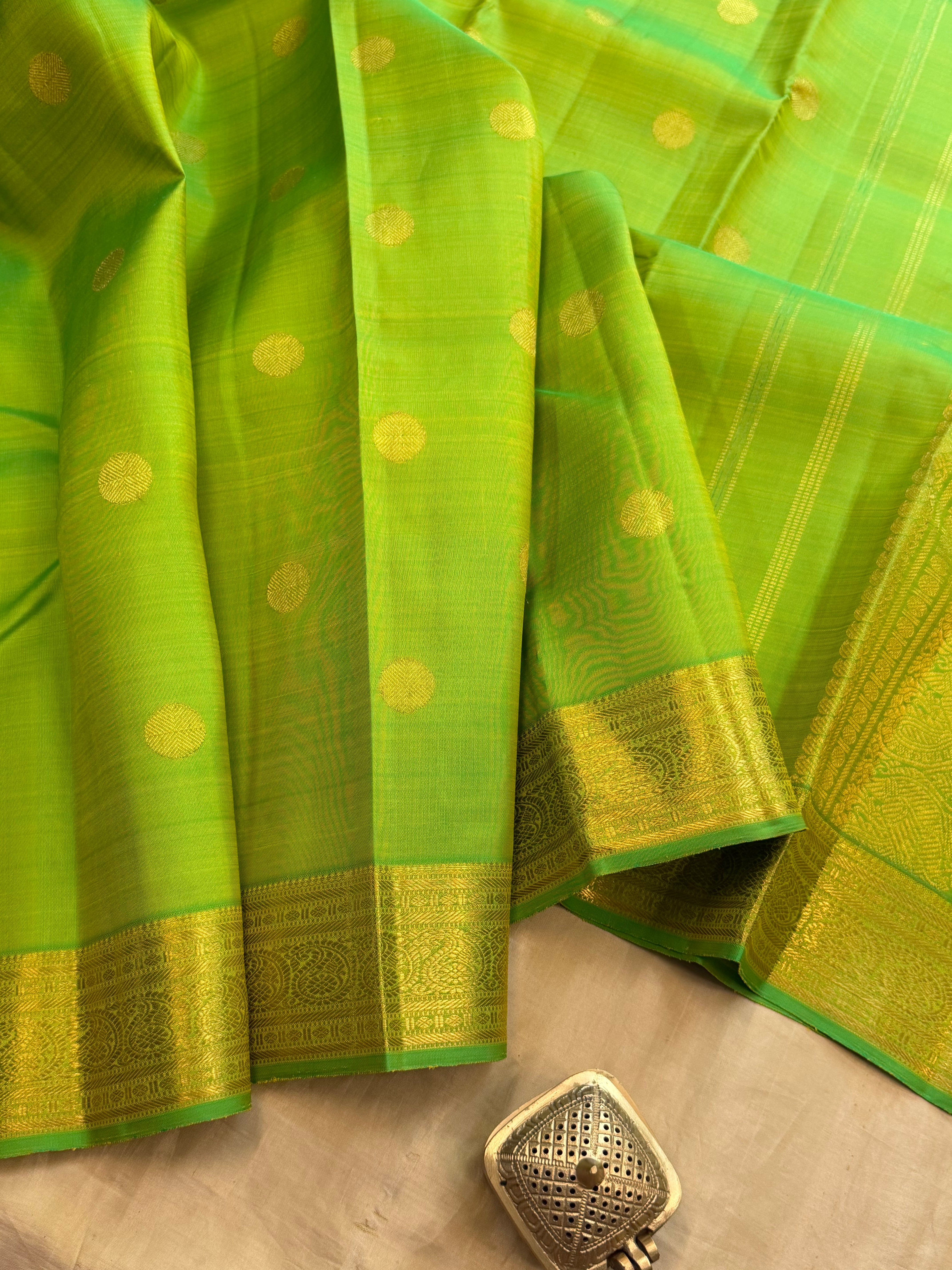 Moha : Lemon green adai pet pure Zari Kanjipuram silk