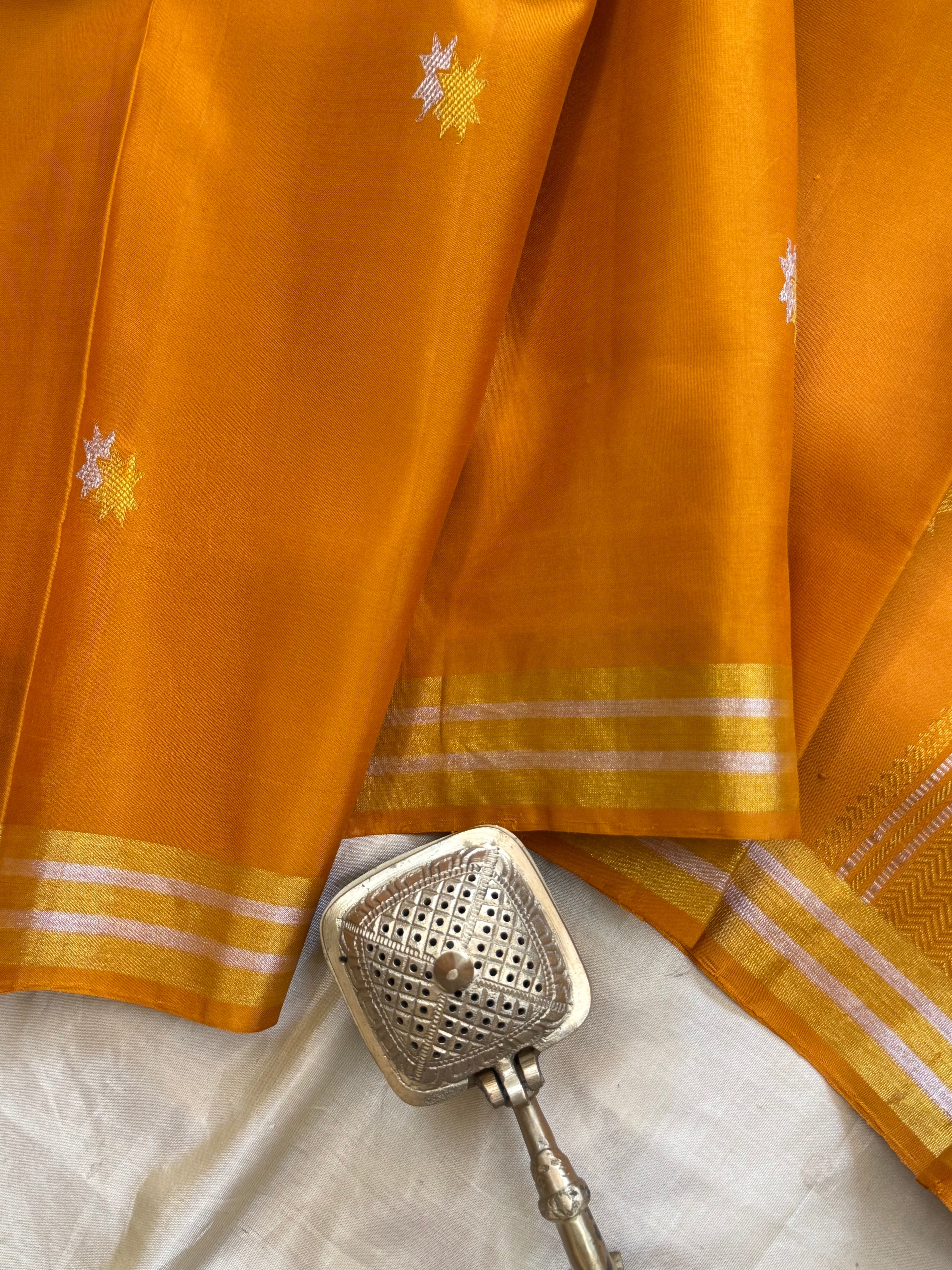 Turmeric body with gold and silver Butta / Arani silk CLSA8862