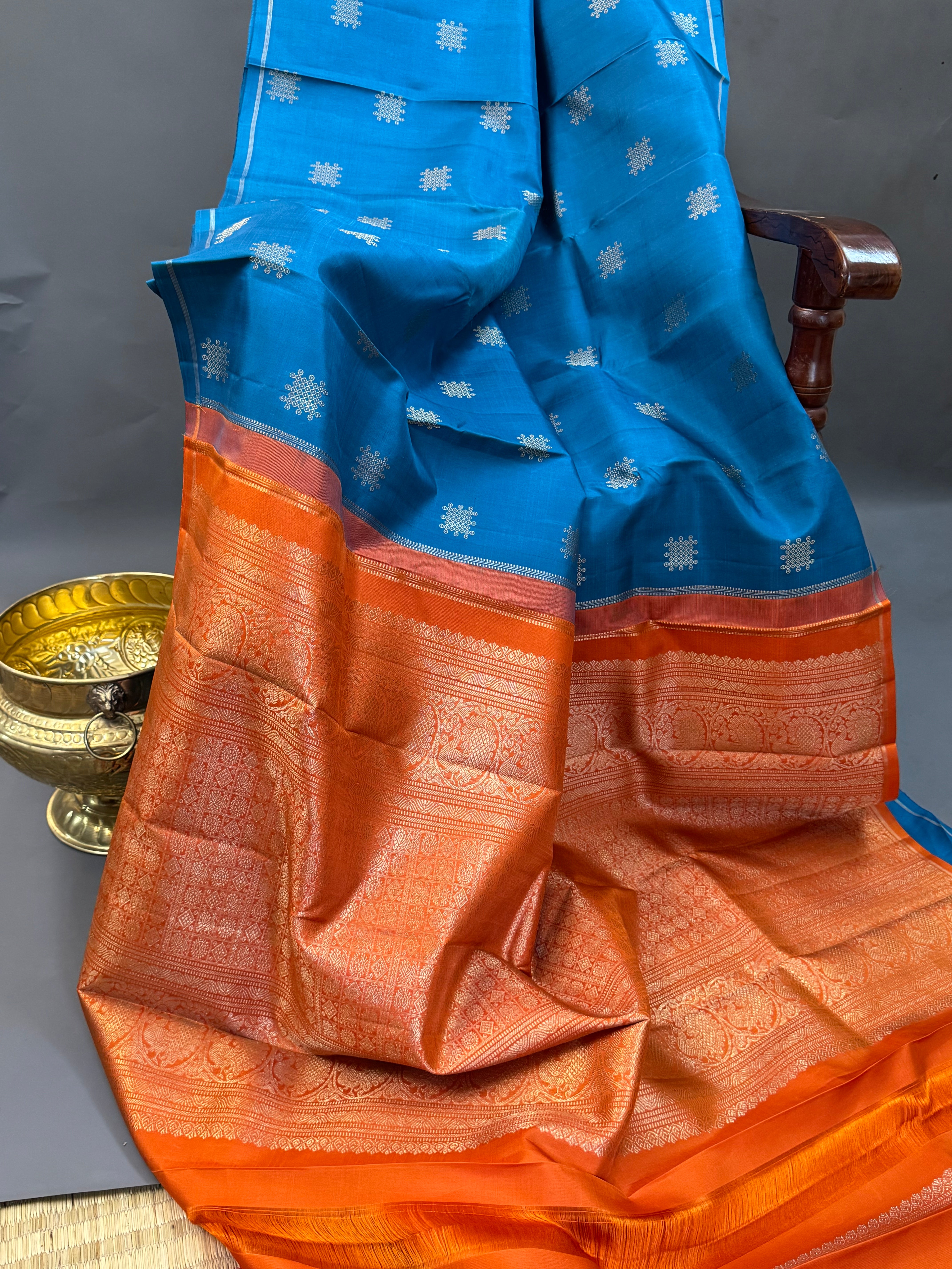 Teal blue Kolam Butta  Borderless kanjipuram silk saree