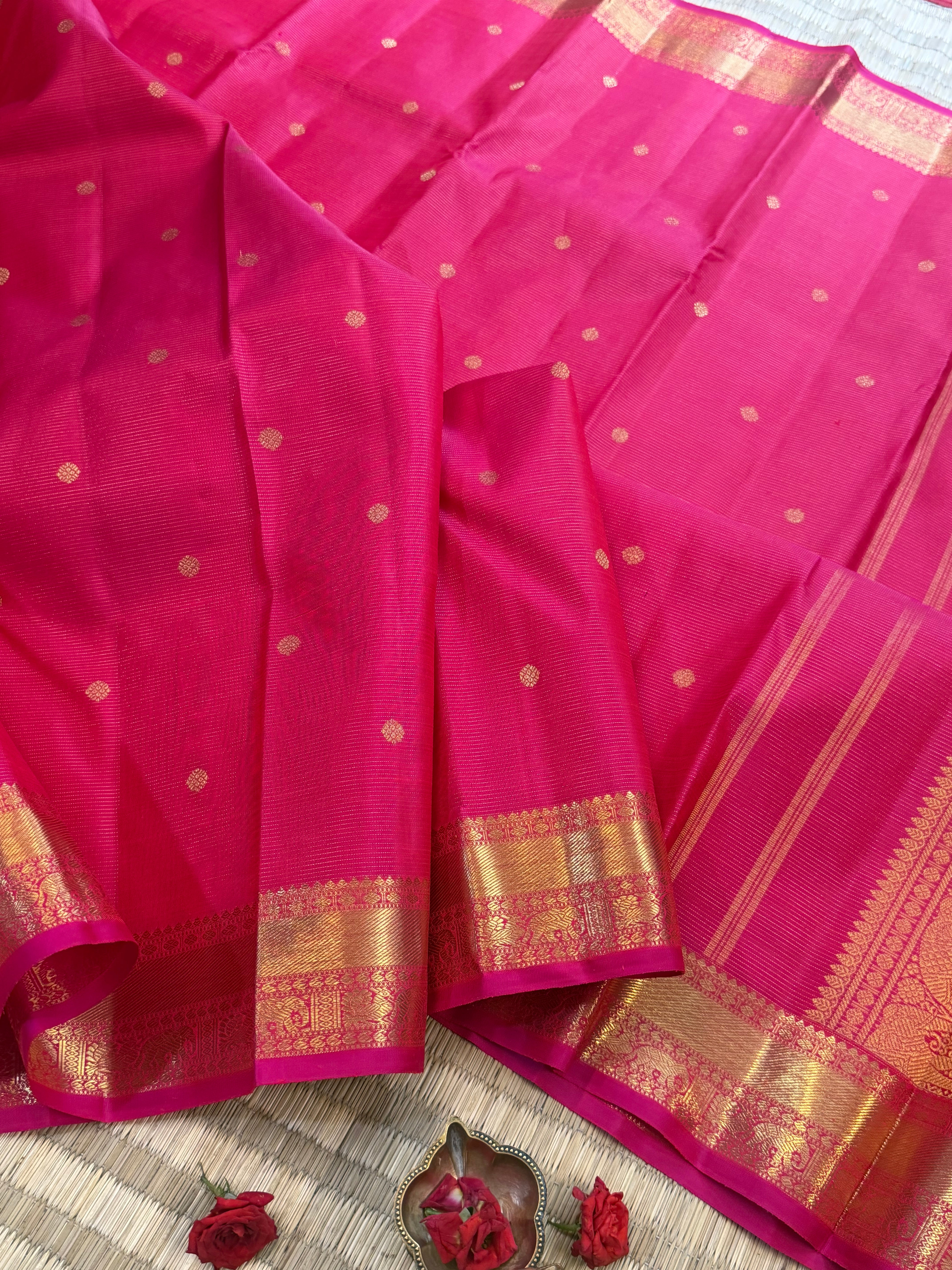 Mann : pink Vairaoosi earthy hues in pure Zari Kanjipuram silk