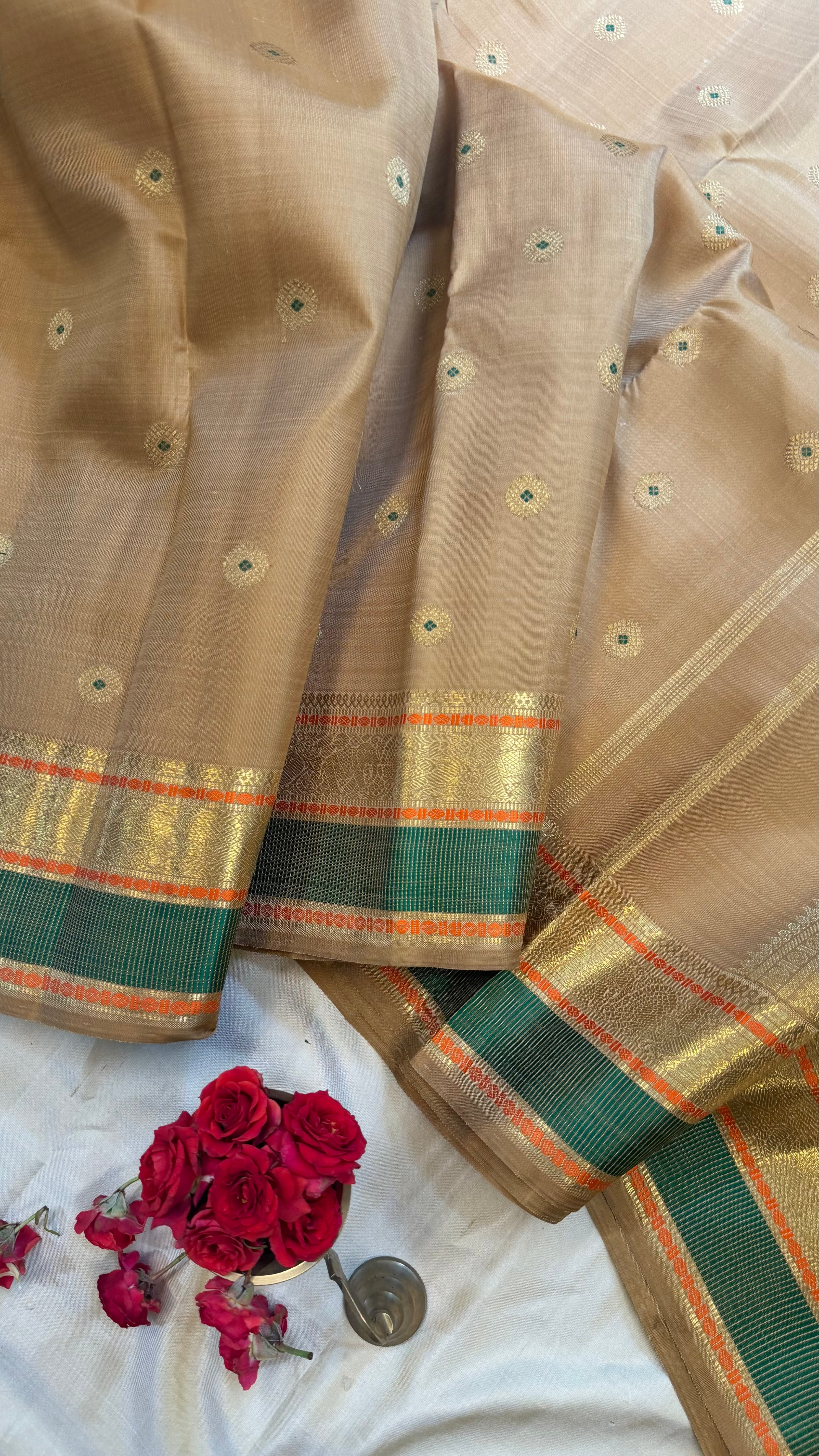 Golden Tussar Meena Butta / Kanjipuram silk