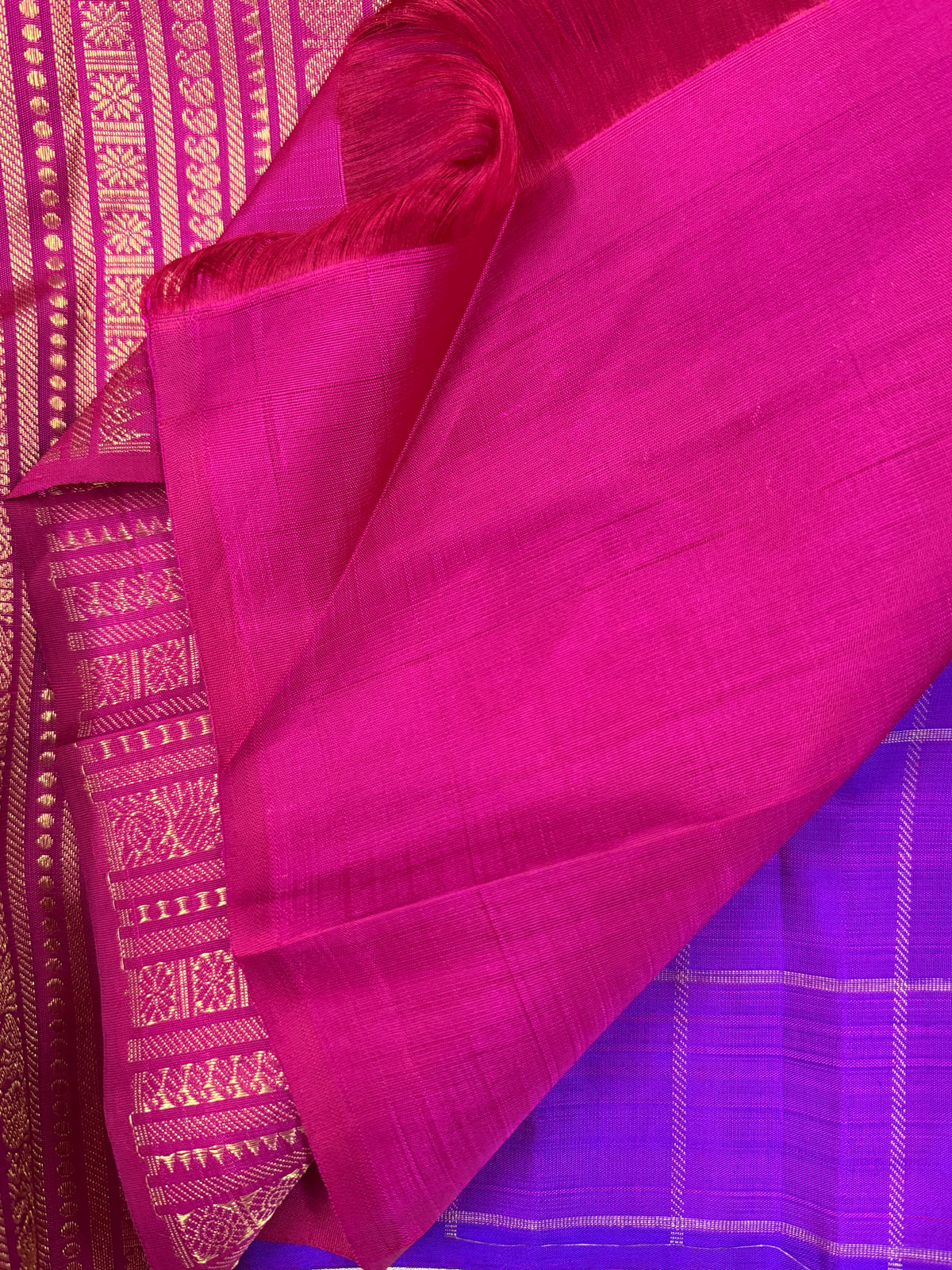 Majenta body with pure Zari Kattam  irutalaipakshi butta /kanjipuram silk saree clsa 12171