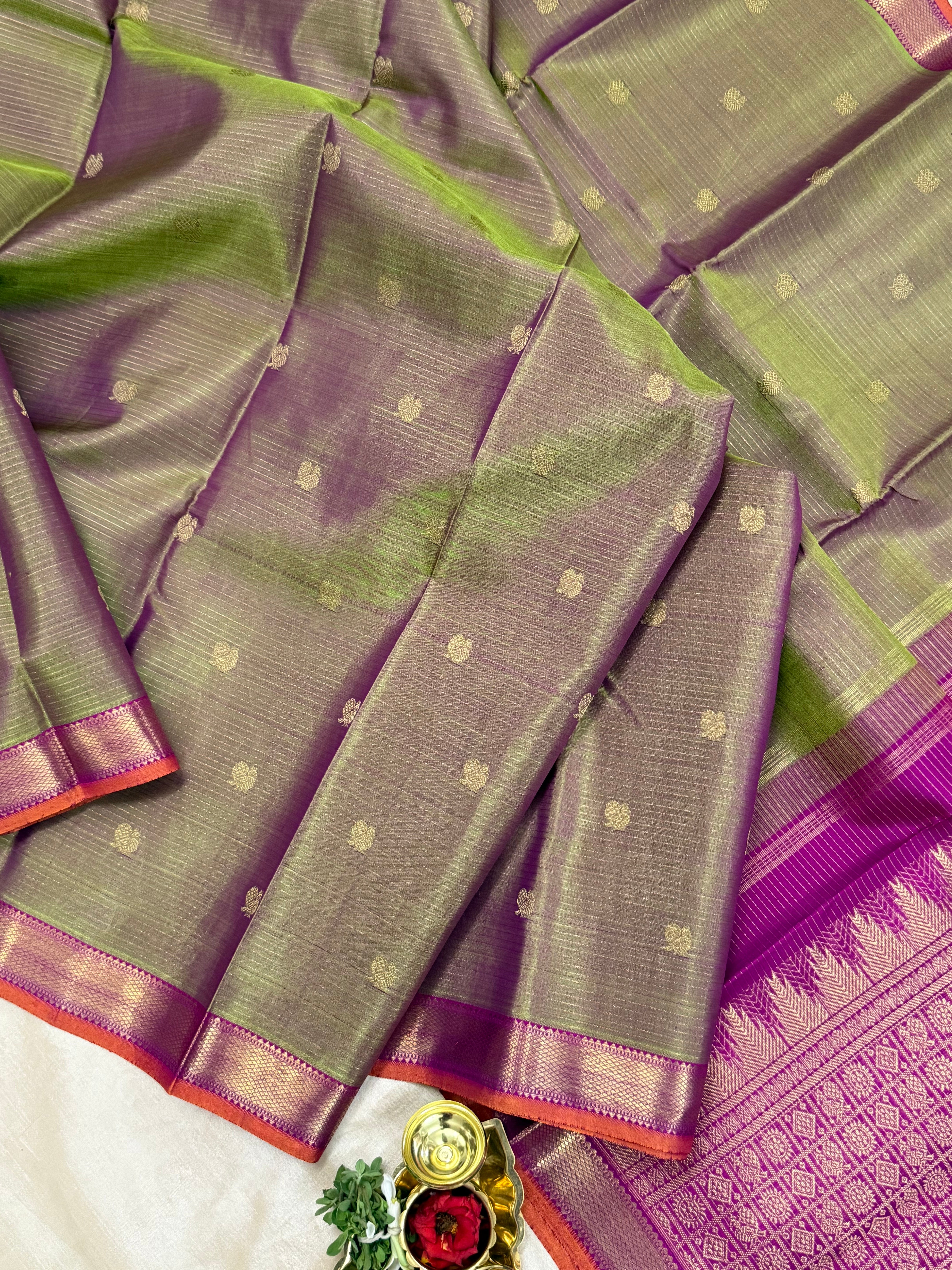 Maanthulir shot pink vairaoosi and annam butta / Kanjipuram silk