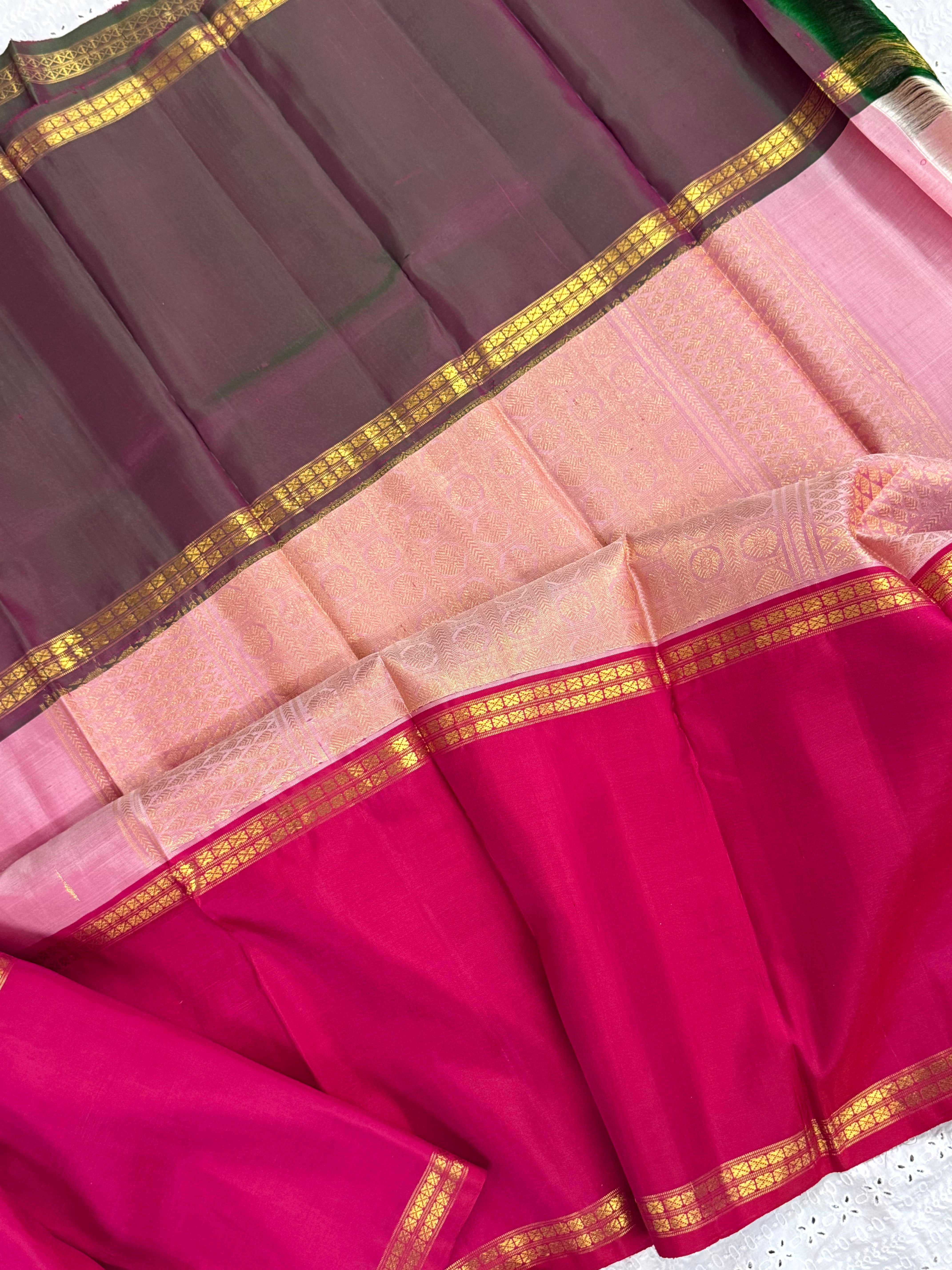 Pink ganga jamuna border/ Arani silk