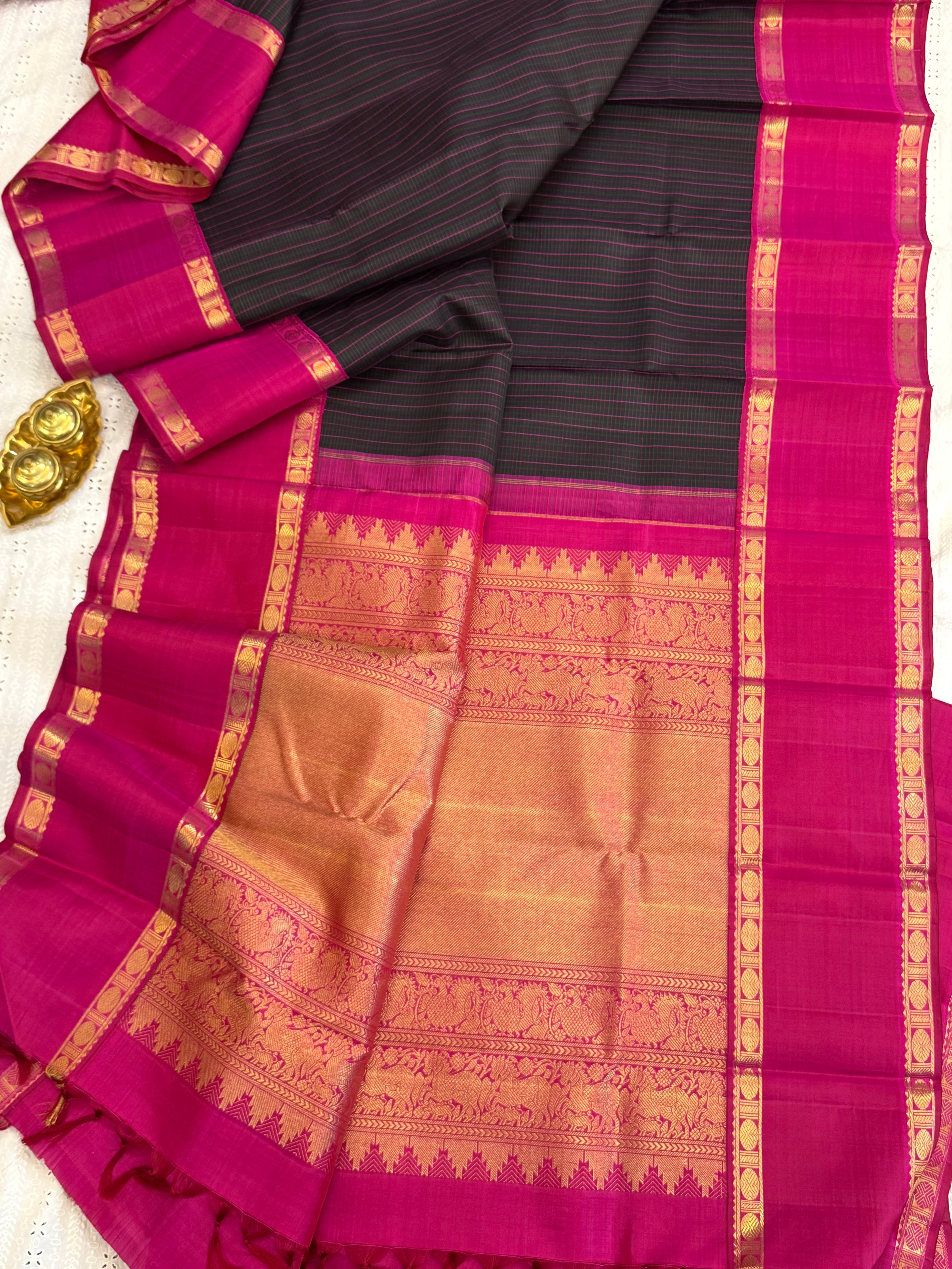 Black vintage kattam rettapet border/ Kanjipuram silk CL8449