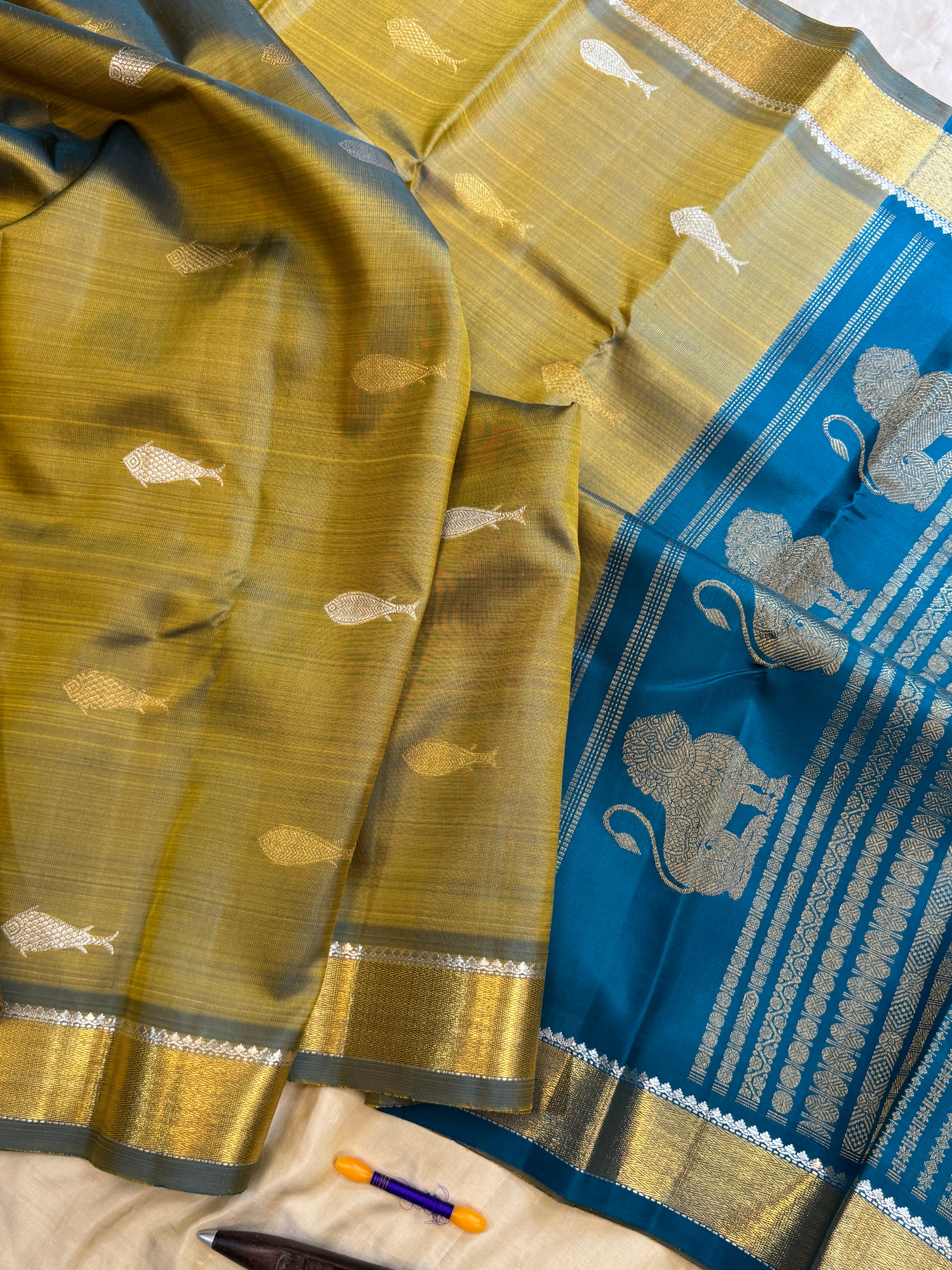Master weaver fish Butta long Palla   : kanjipuram silk