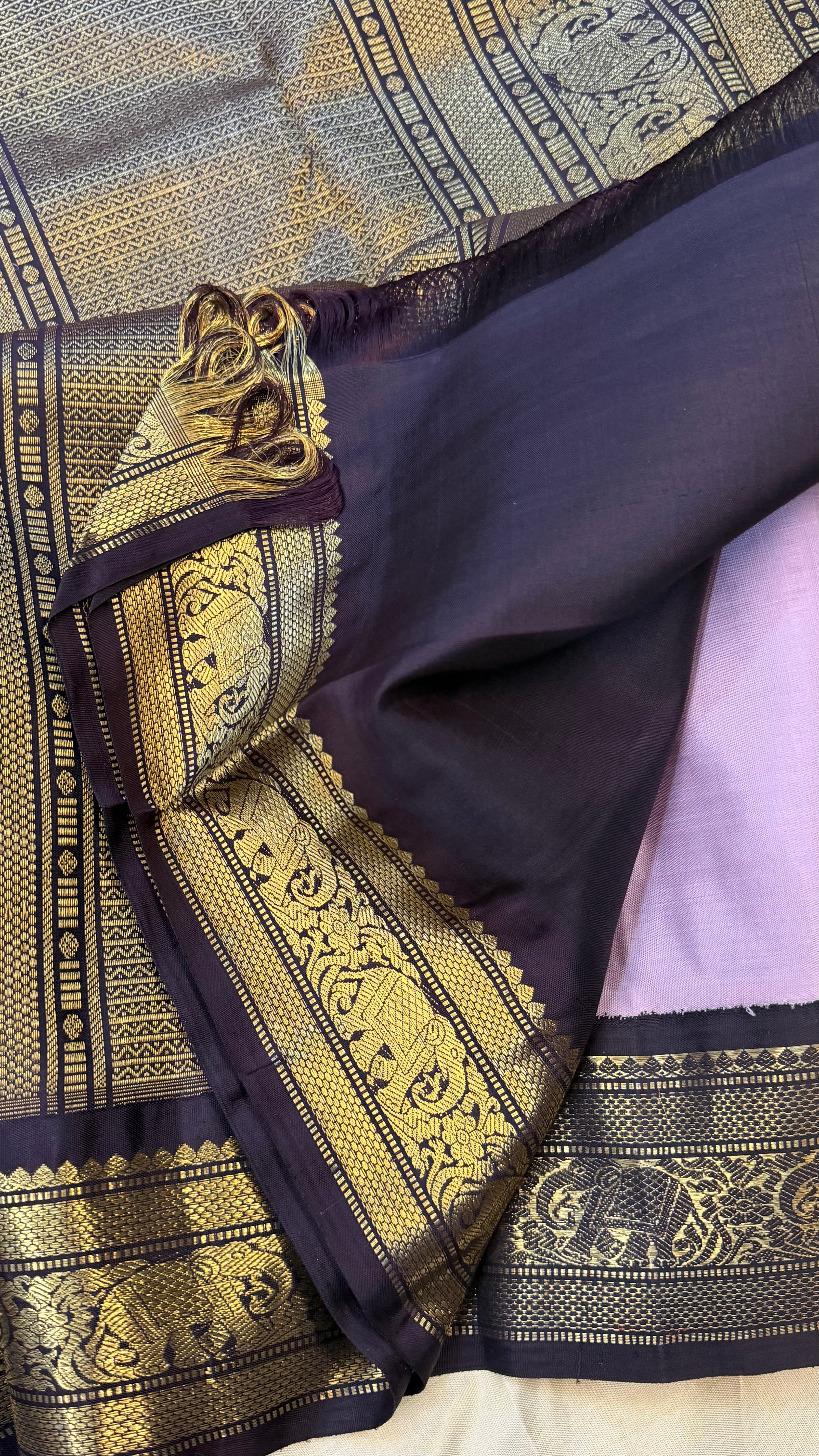 Light lavender (Lilac) and navalpazham border kai korvai/ kanjipuram silk