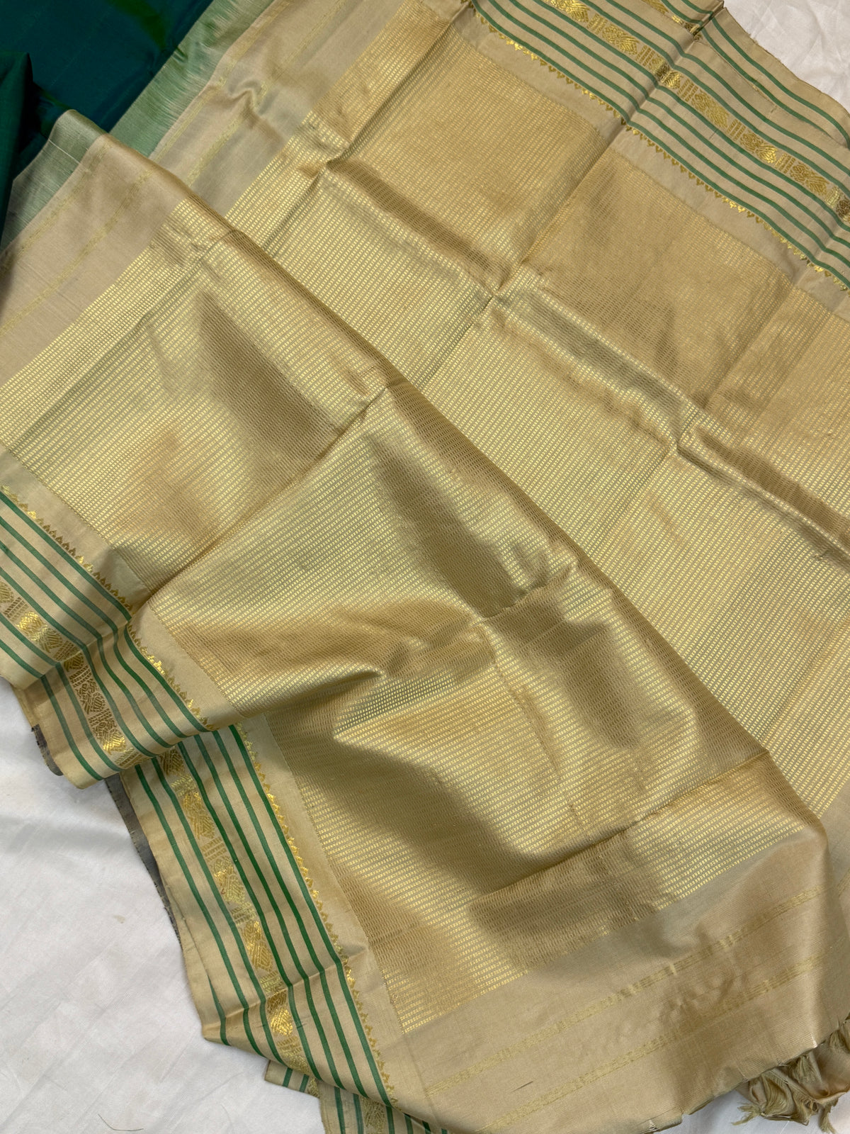 Gadwal silk Mayilkazhuthu temple Korvai clsa 7346