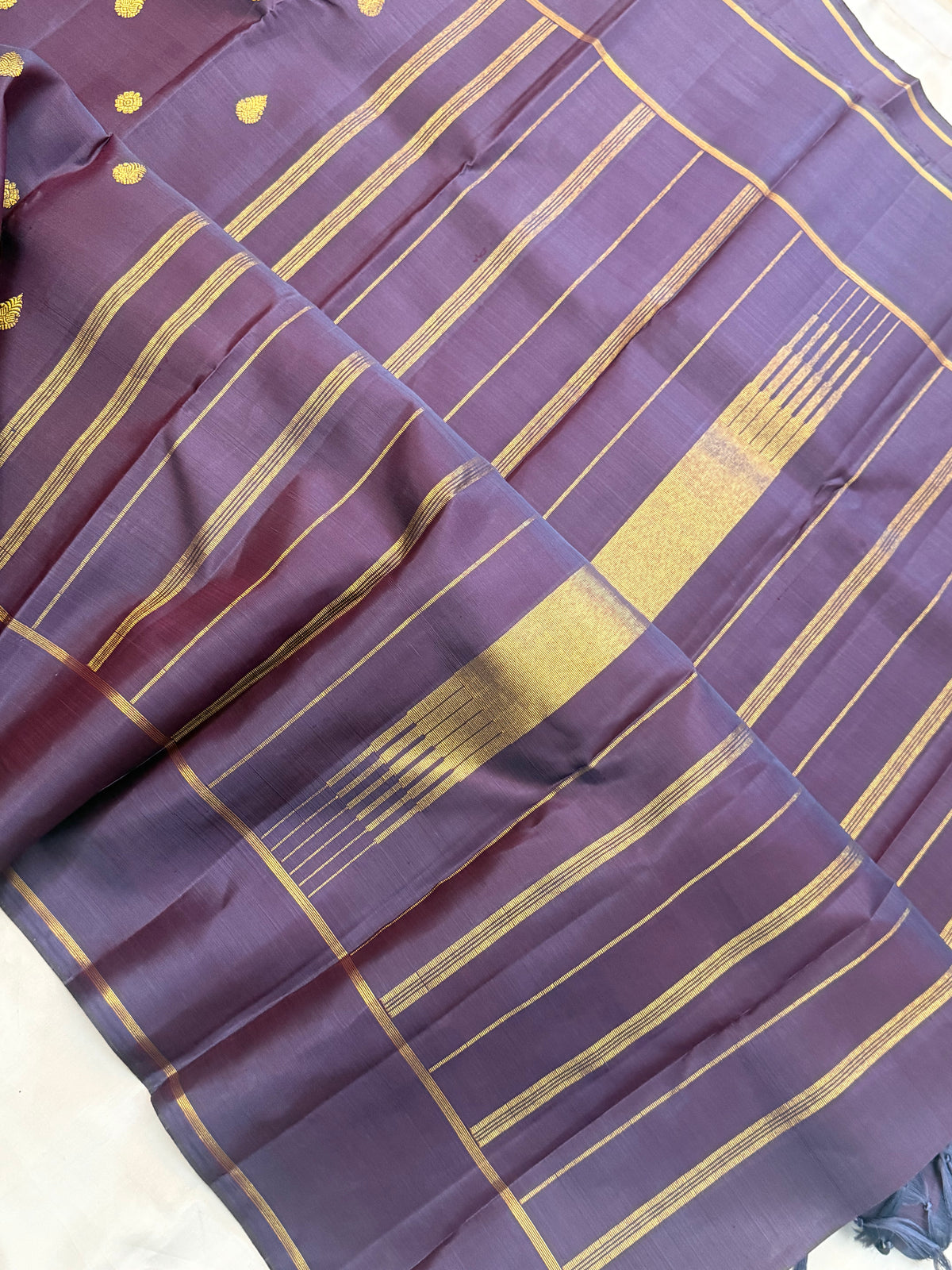 Dual tone thilagam Butta /Silk Kanjipuram