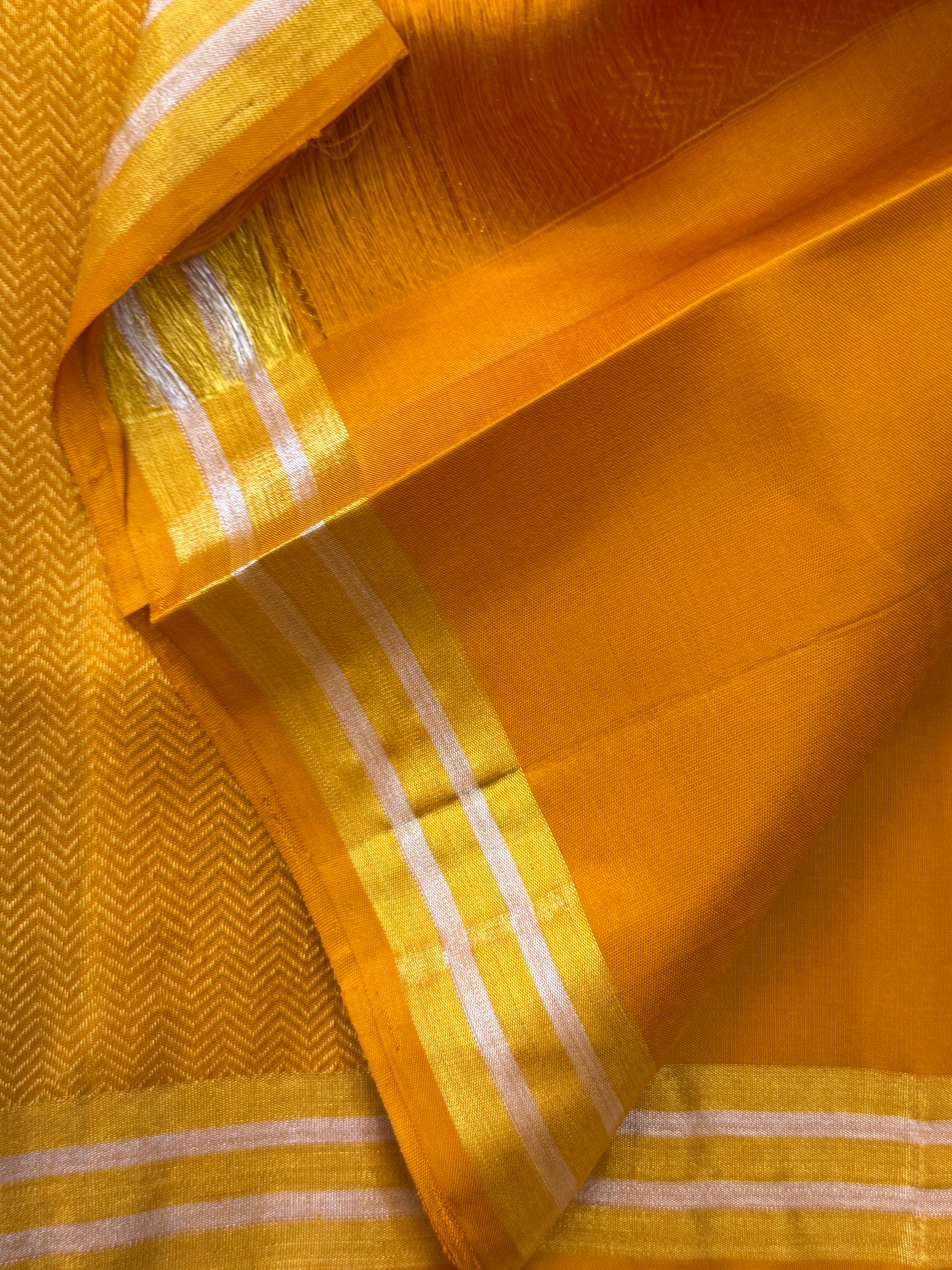Turmeric body with gold and silver Butta / Arani silk CLSA8862