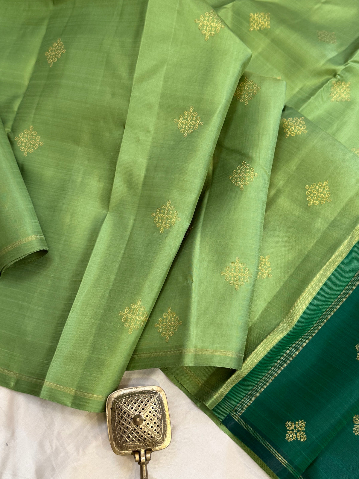 Pista green kolam butta double pallu / Kanjipuram silk CLSA12810