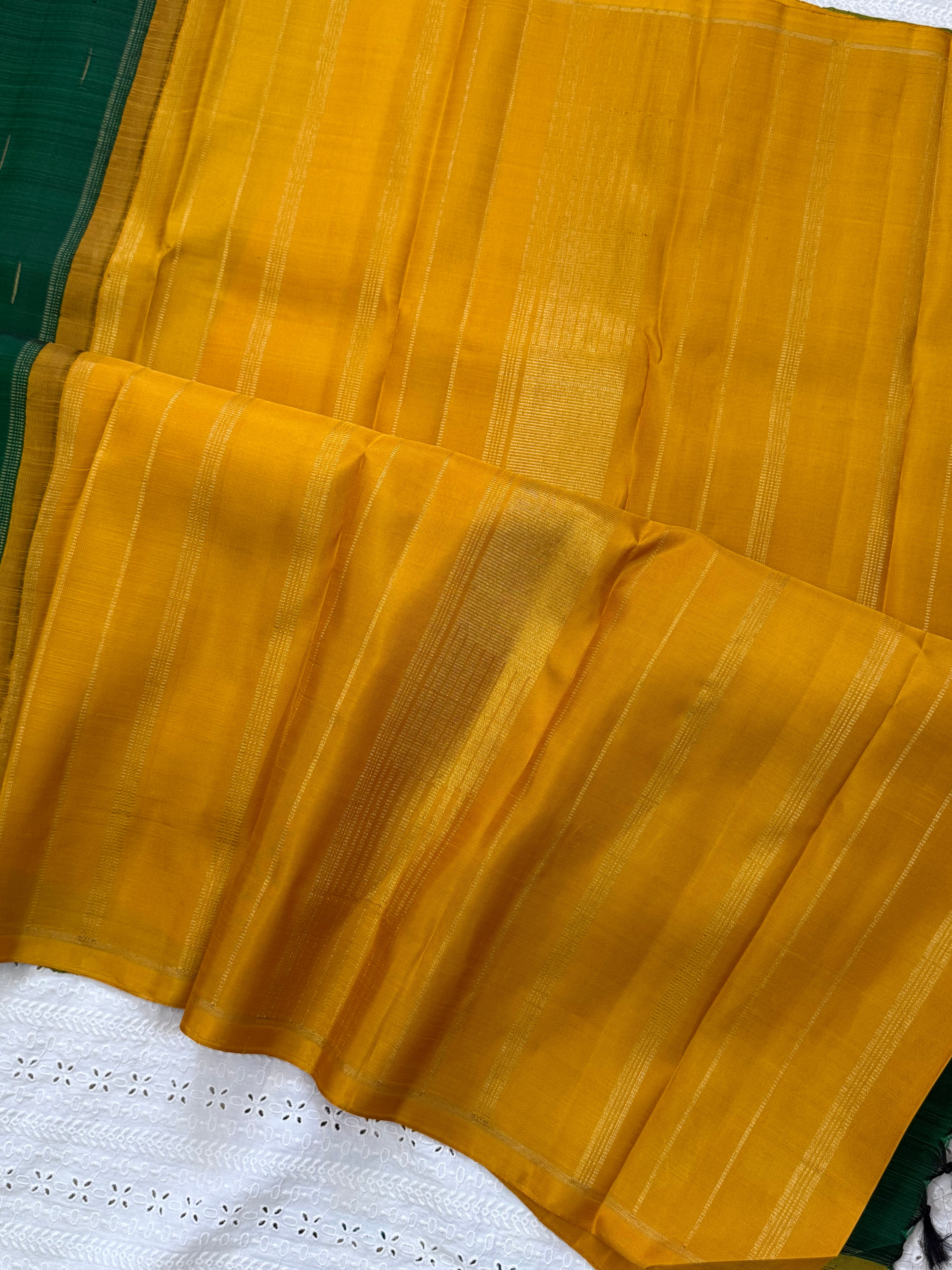 Green malli moggu and mustard / Kanjipuram silk CL9964
