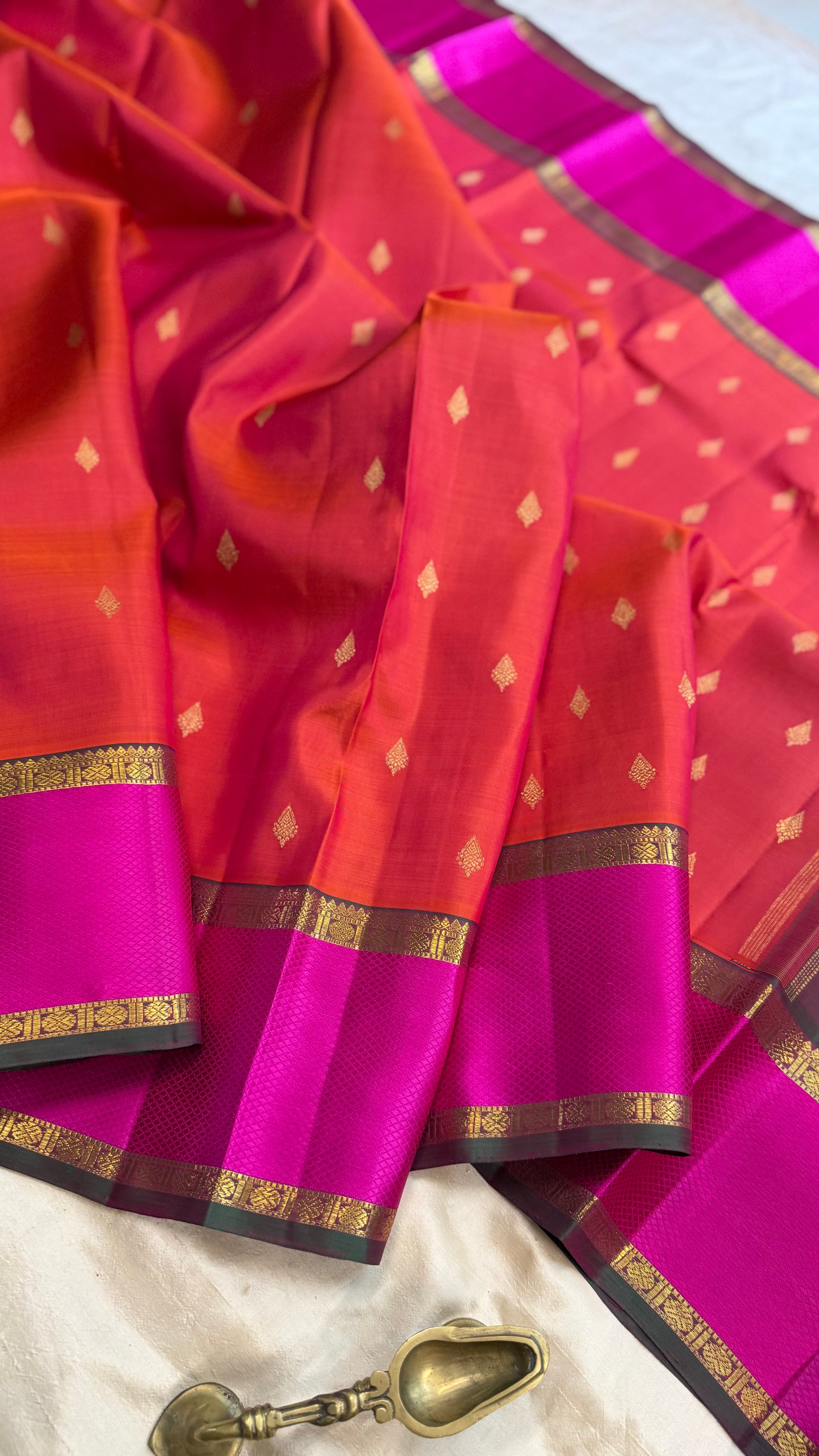 Rust color  Thilagam Butta / Kanjipuram silk