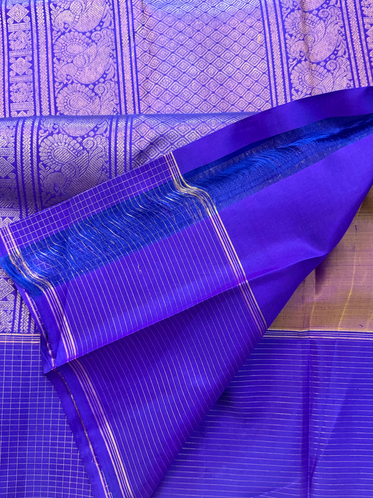 Dual tone border Kattam / Silk Kanjipuram