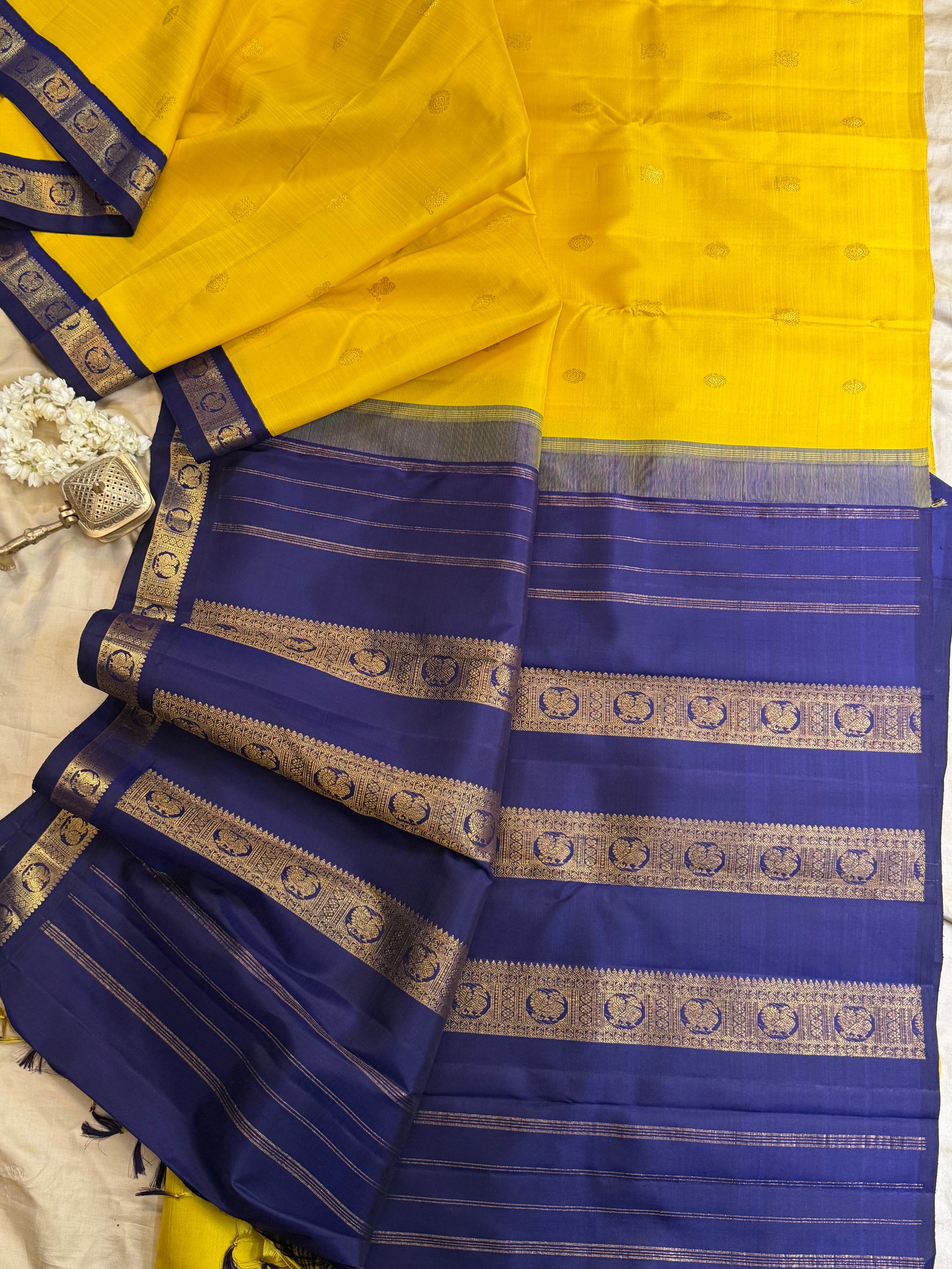 Sampanga yellow and blue small border korvai / Arani Silk CL10107