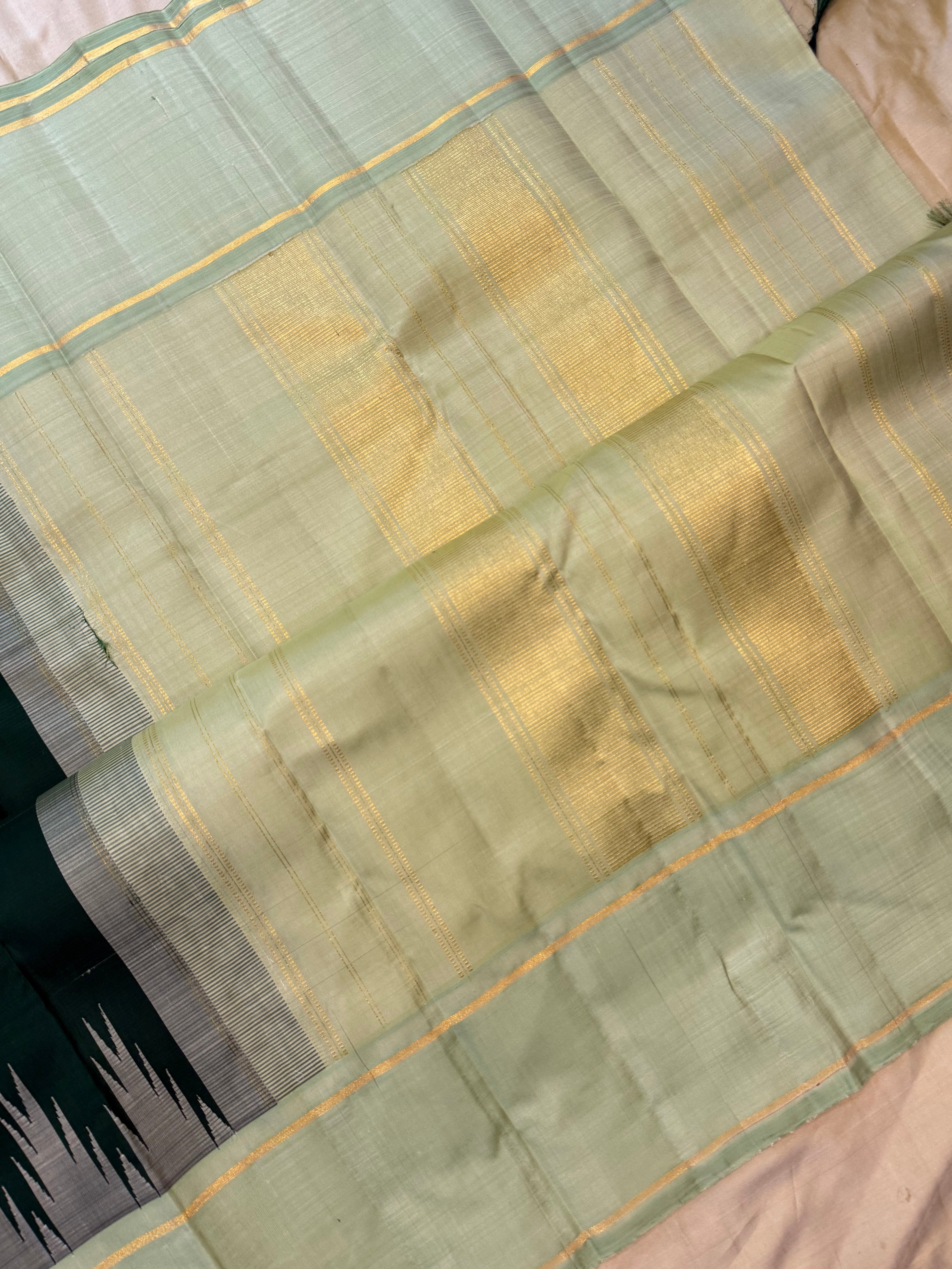 Dark green temple border / Arani silk