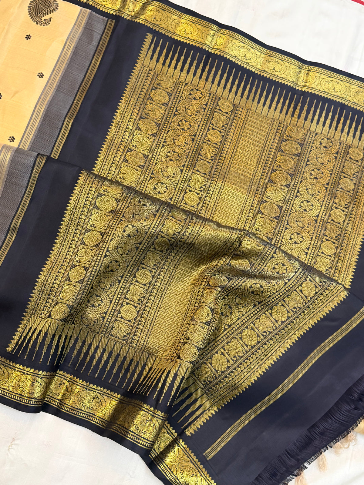 Vintage style thread Butta  Kai Korvai / pure Zari Kanjipuram silk