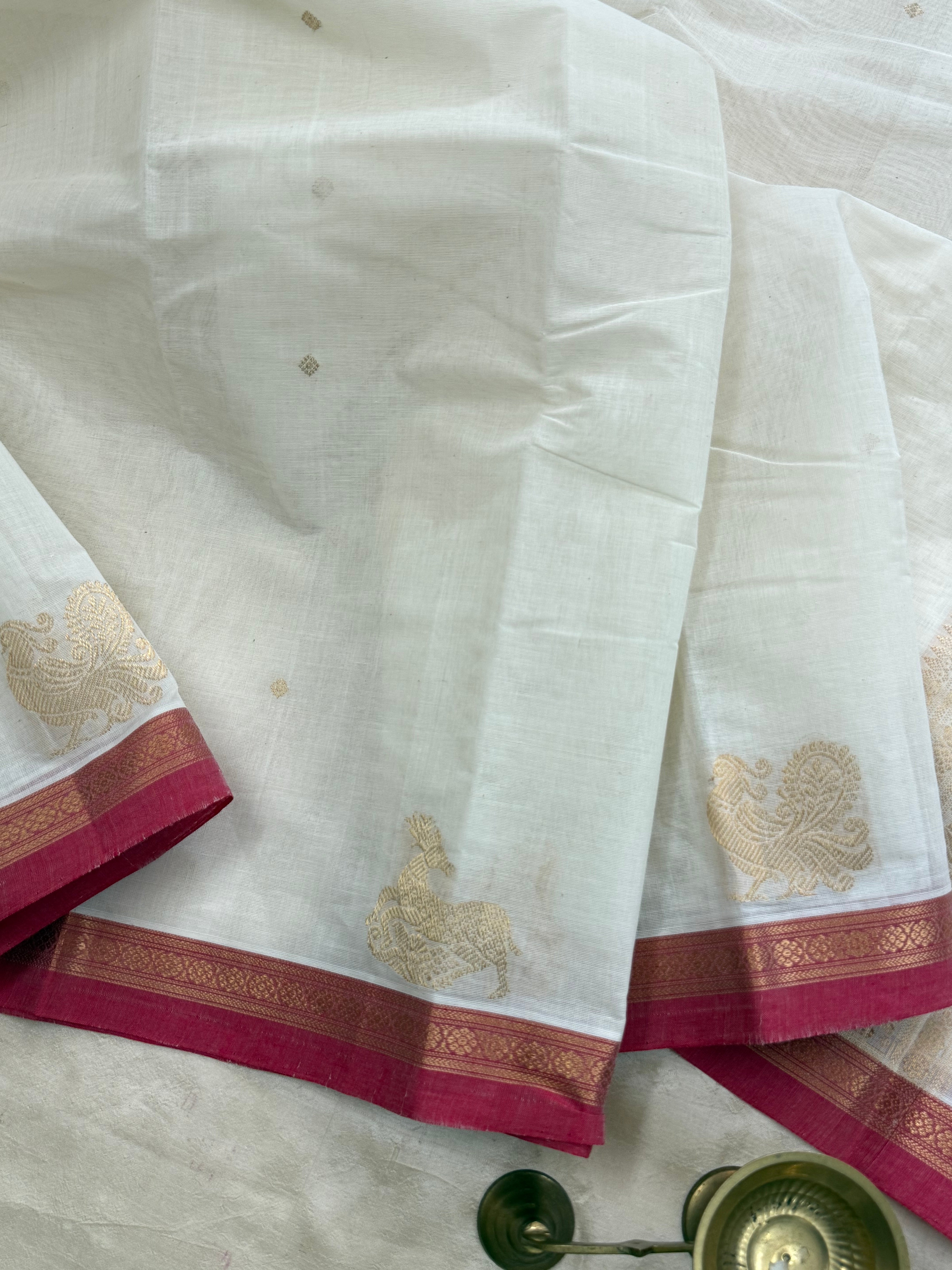 Offwhite small border/ Kanchi Cotton