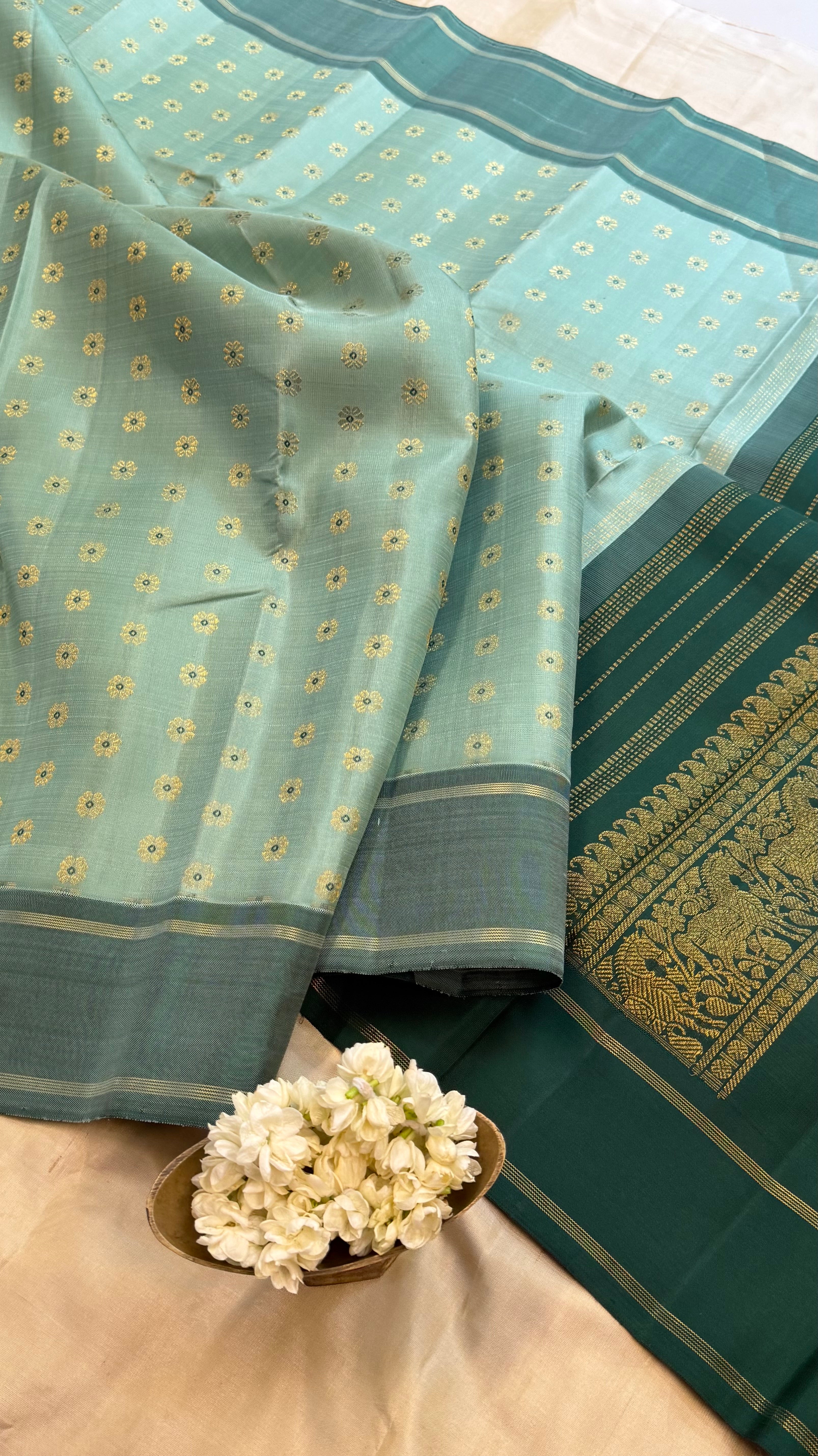 Elakai green Meena work Butta  / Kanjipuram silk saree