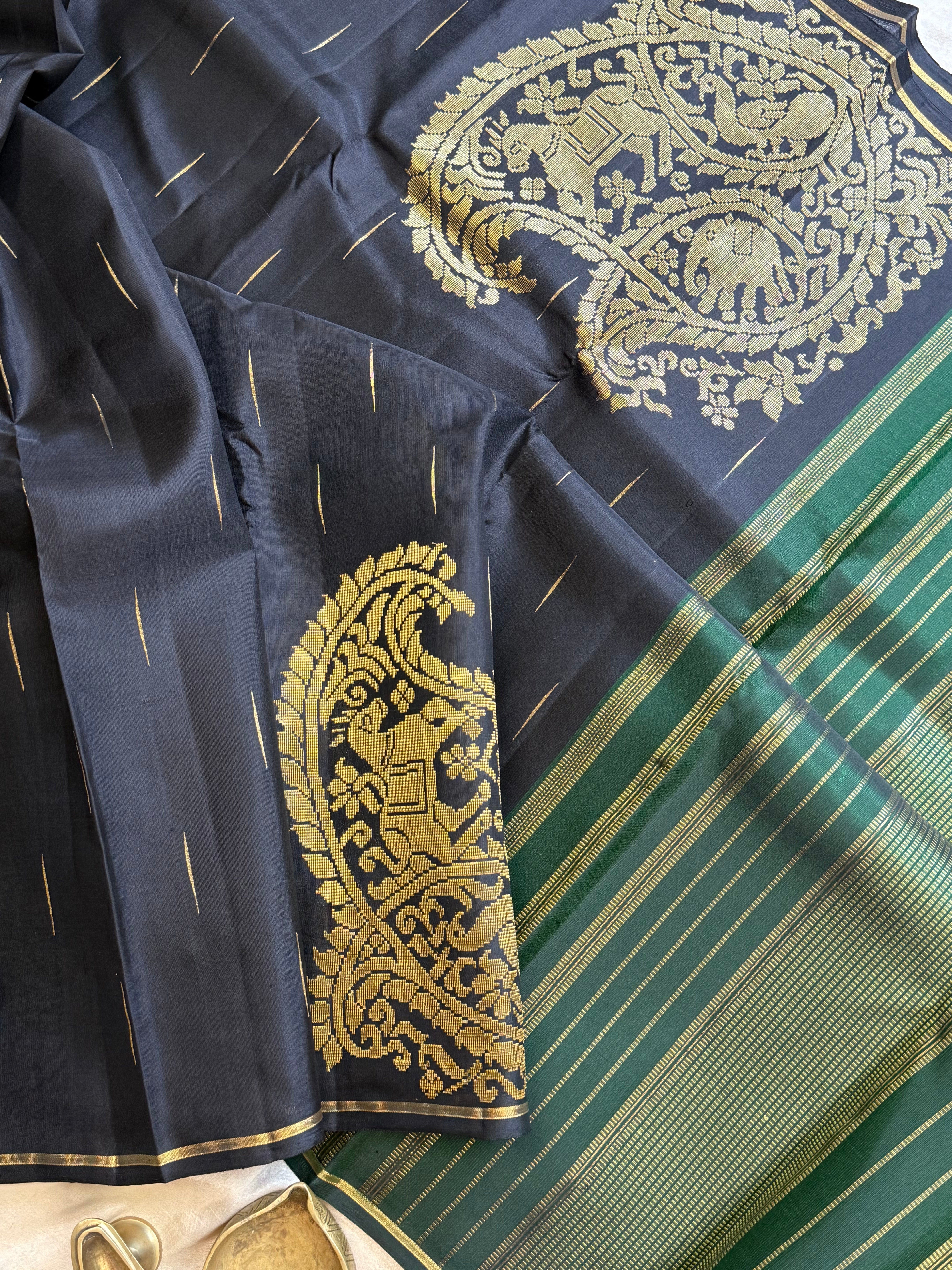 Kalai: Black Borderless Kanjivaram Silk Saree with Malli Moggu