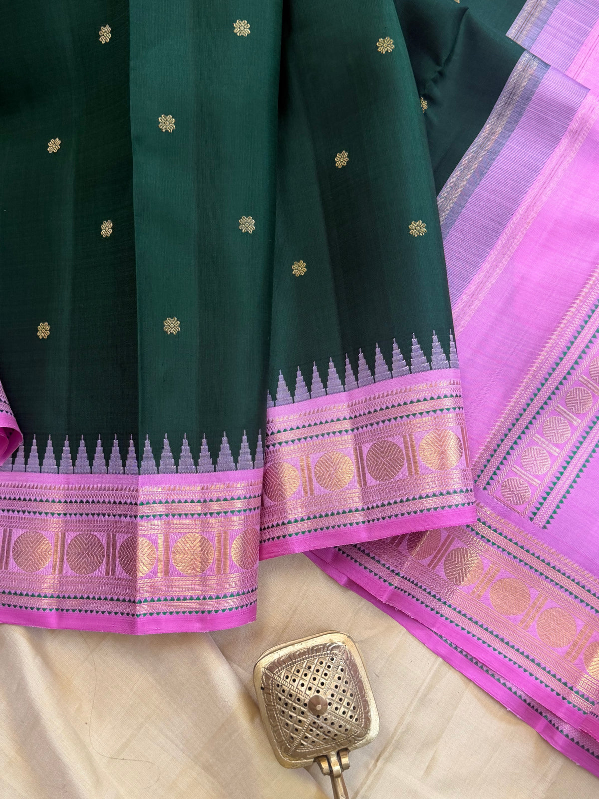 Colours of Navarathri green Korvai / pure Kanjipuram silk