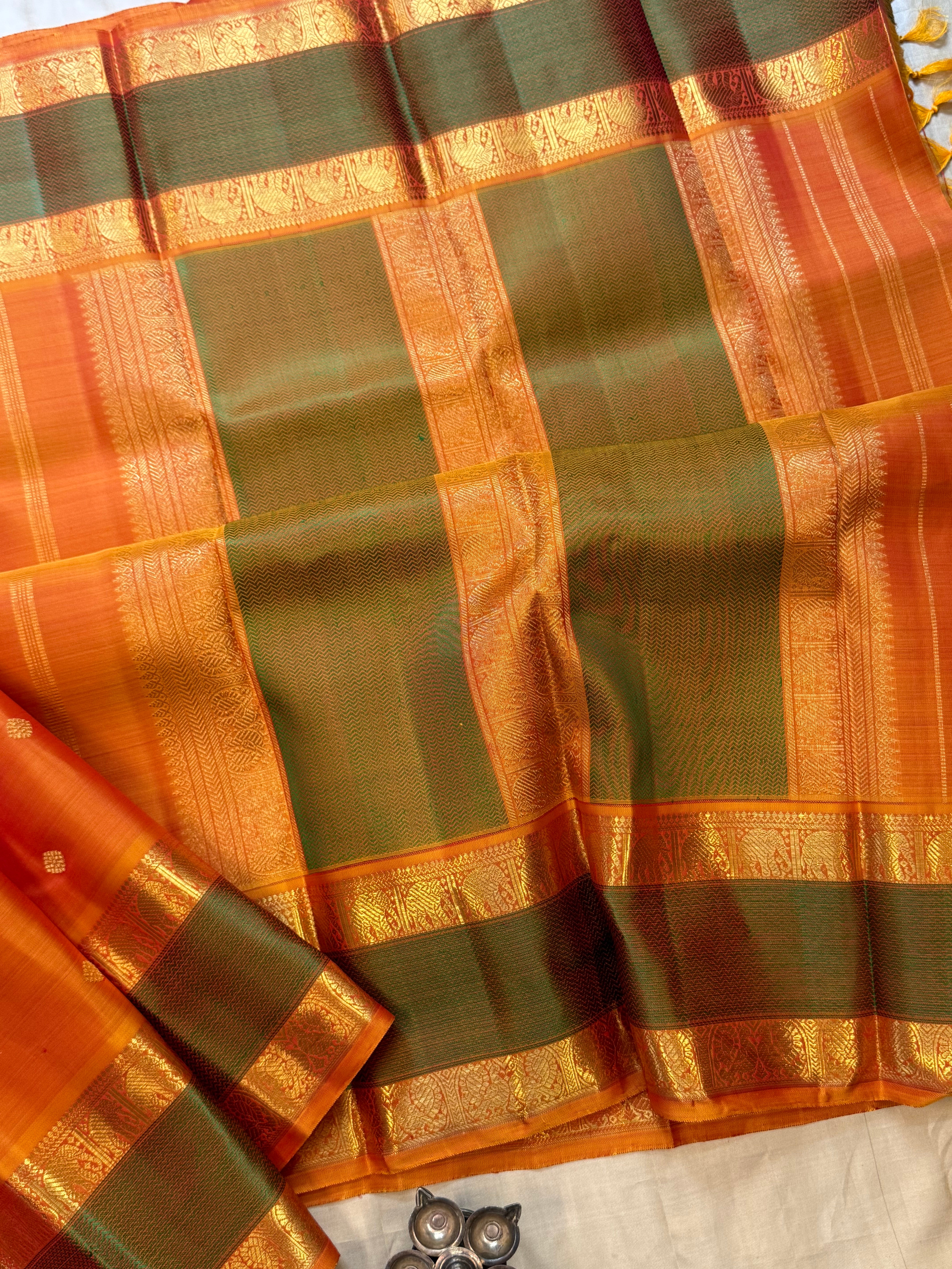 Orange rettapet border/ Kanjipuram silk