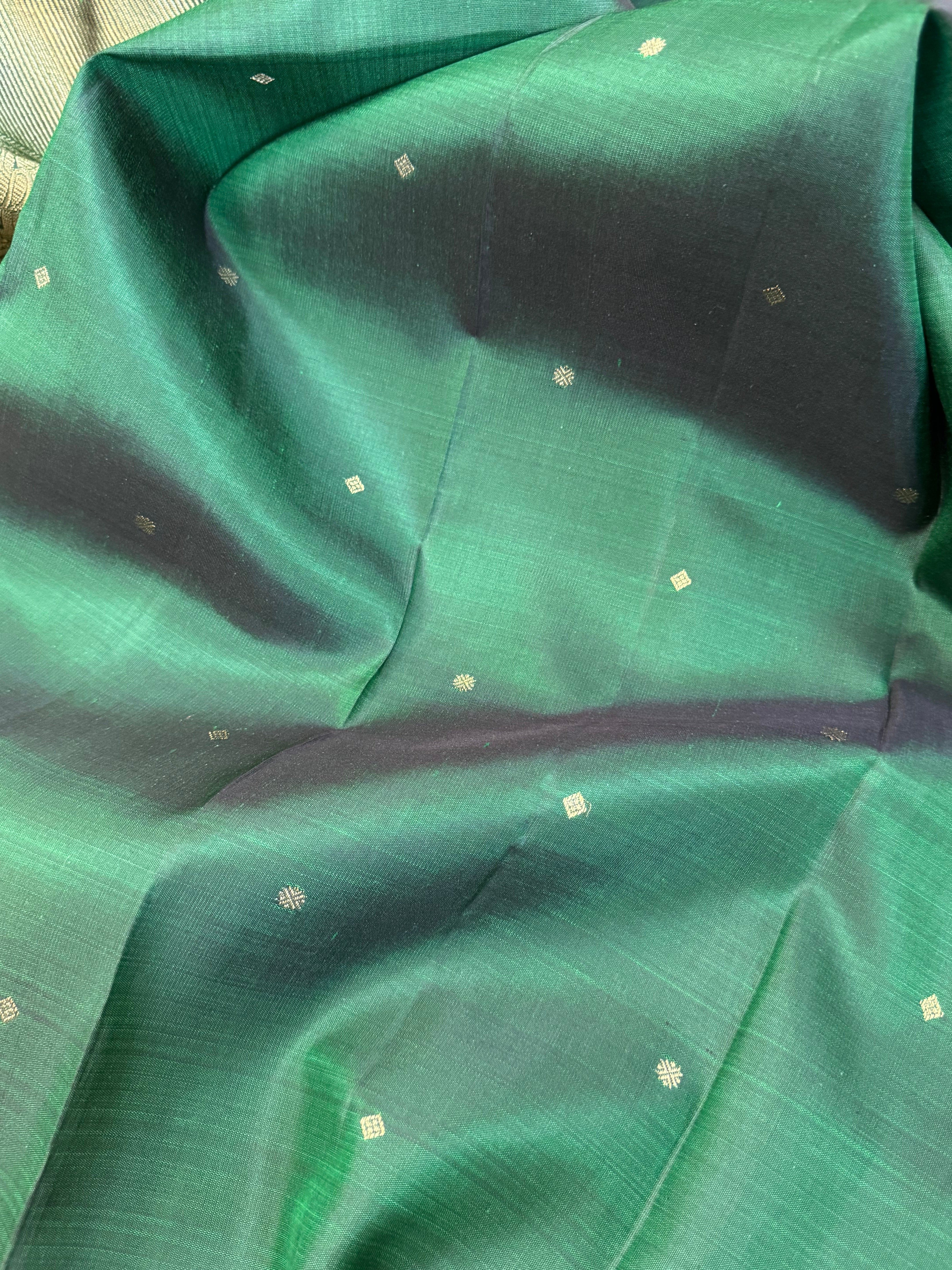 Red Kolam Butta borderless pure kanjipuram silk saree