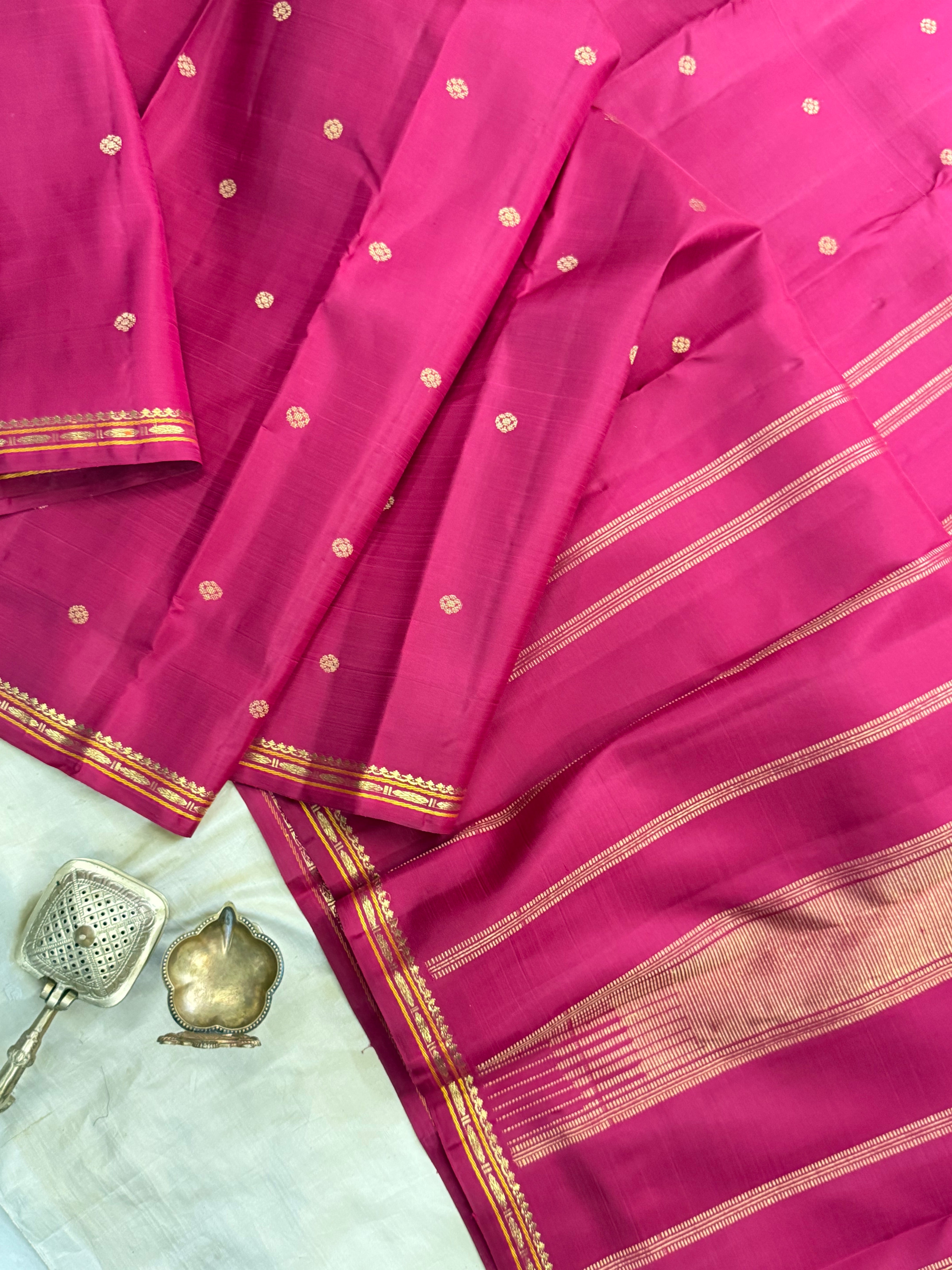 Araku small border pure Zari Kanjipuram silk