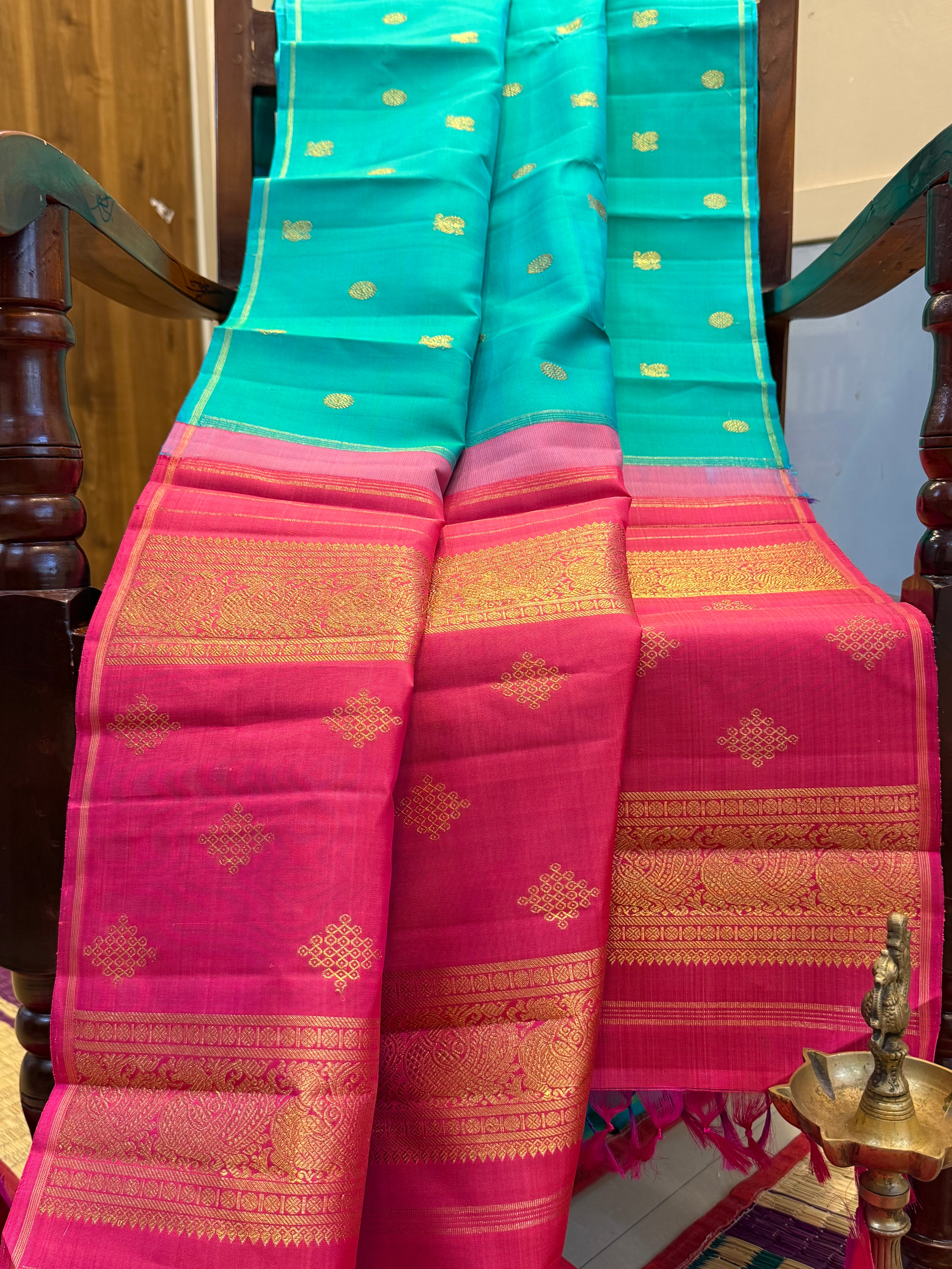 Sea green annam and chakram butta borderless/ Kanjipuram silk CL9892