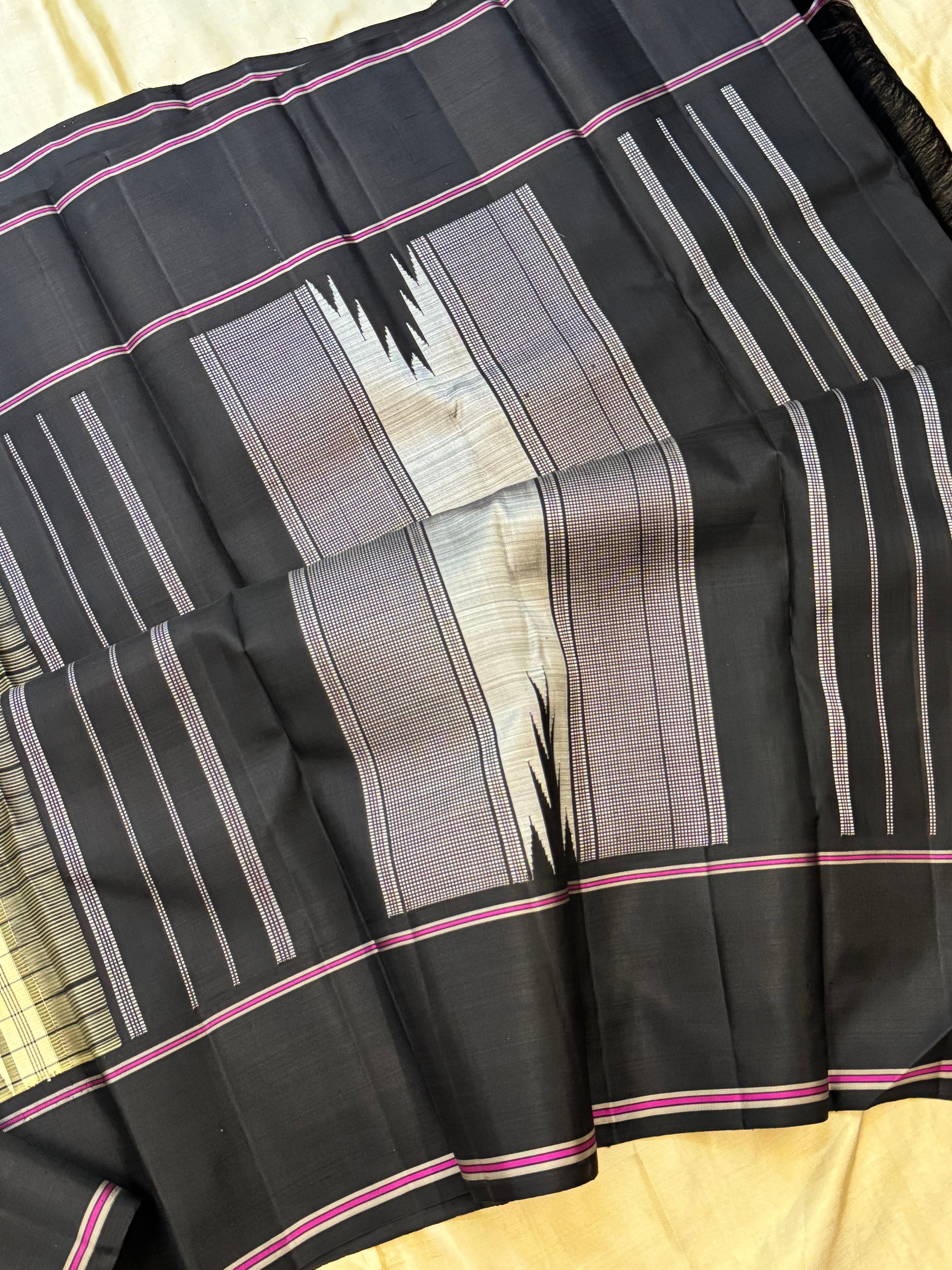 Offwhite shot lemon yellow and black checks / Arani silk