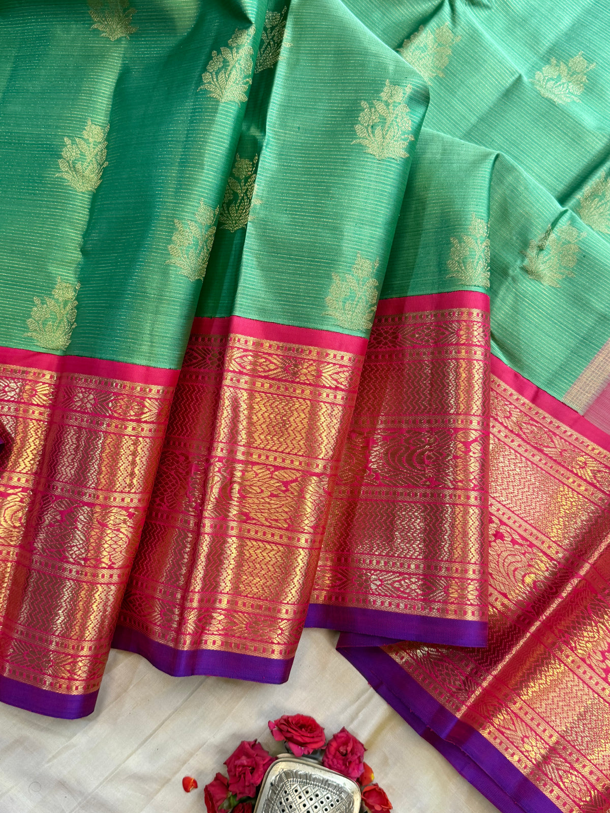 Elakai green Korvai   Vairaoosi / pure Zari Kanjipuram silk