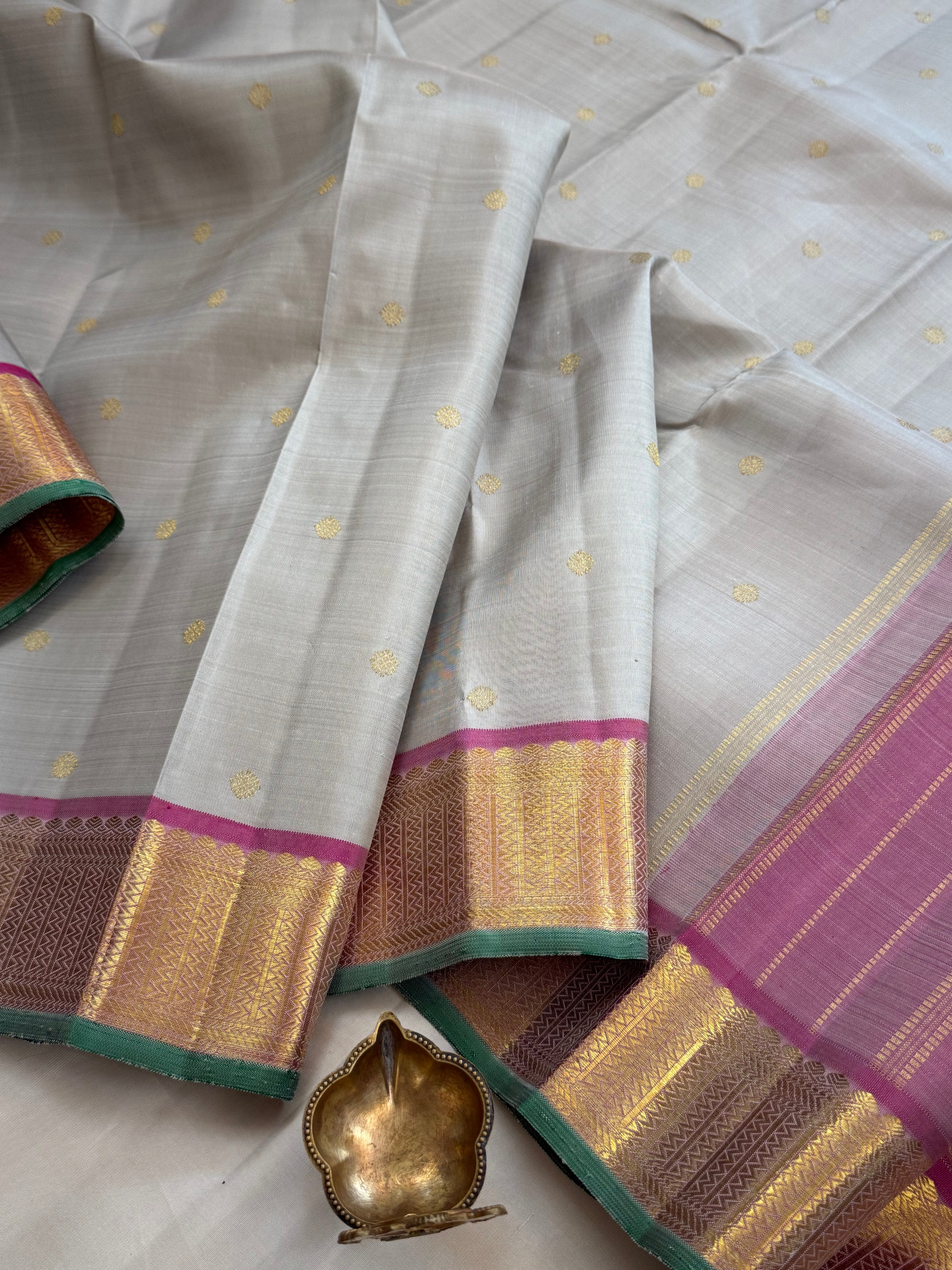 Pastel grey body light fuchsia pink on border/ kanjipuram silk CLSA10829